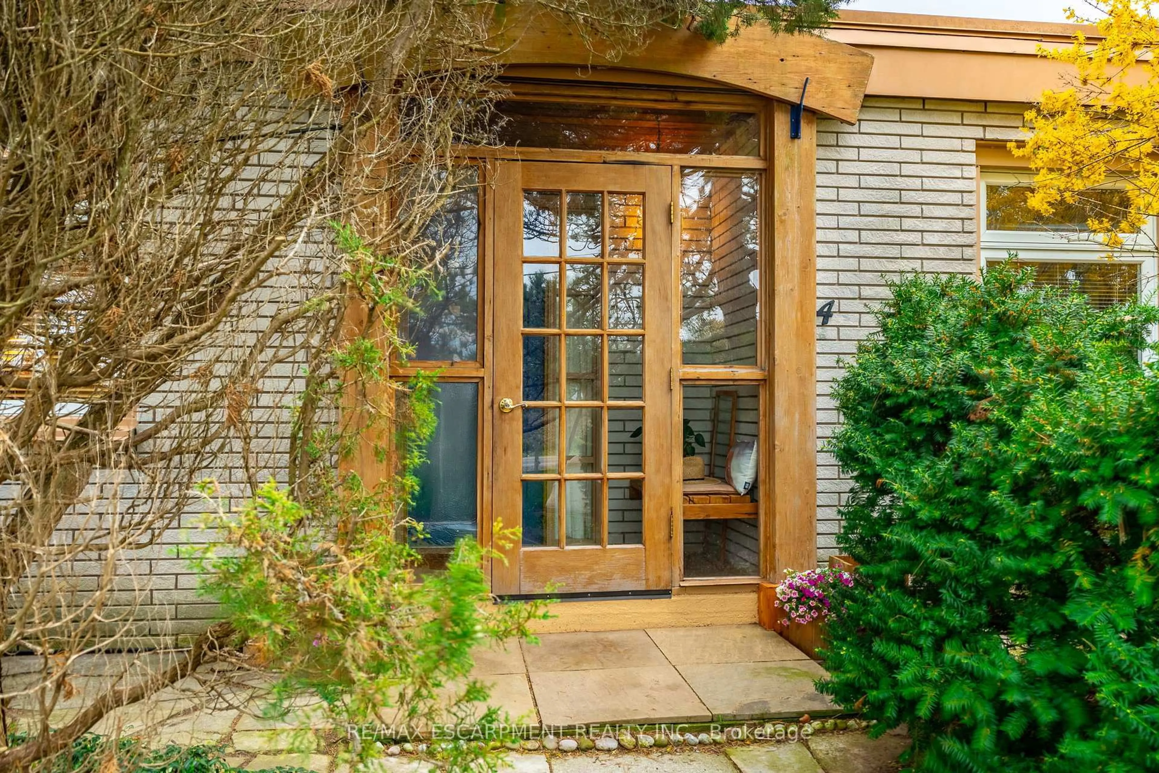 Indoor entryway for 754 8th Concession Rd, Hamilton Ontario N0B 2J0