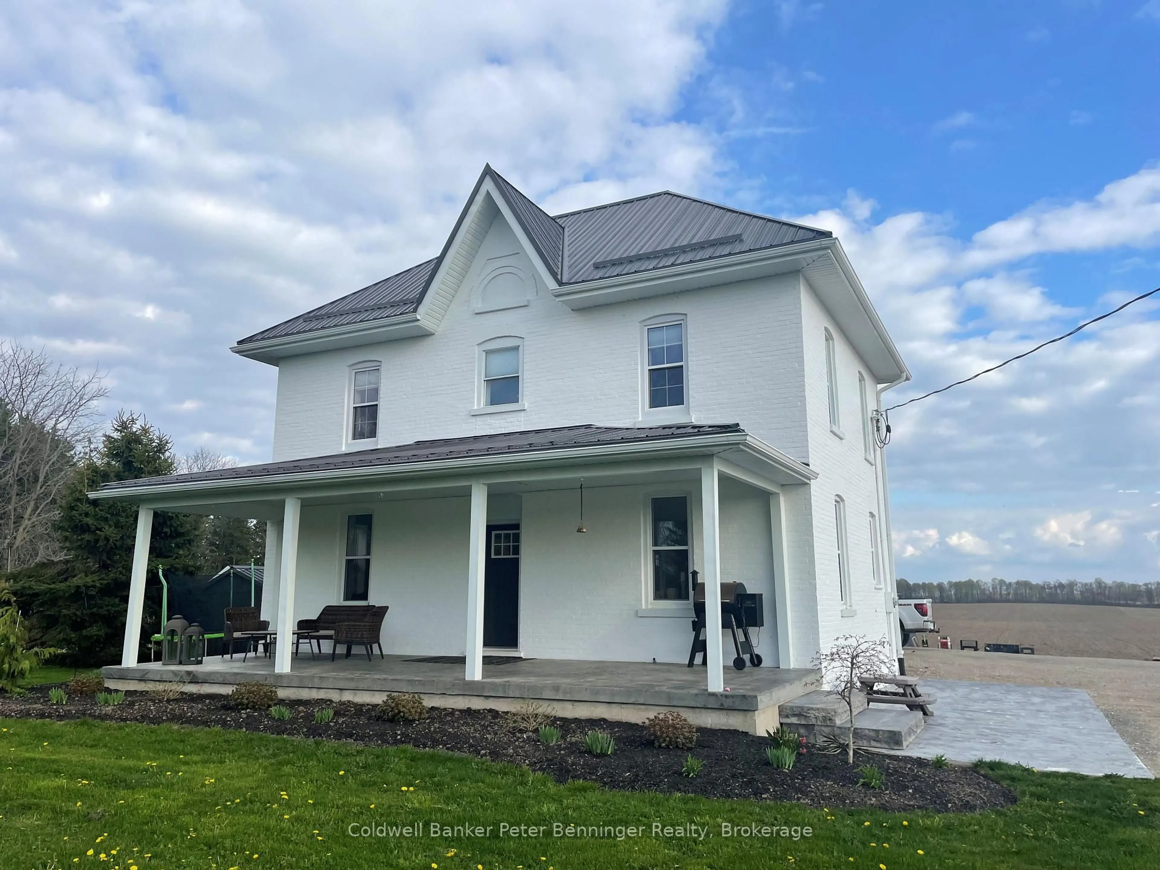 Home with vinyl exterior material, building for 53 Concession 6 Concession, Brockton Ontario N0G 2V0