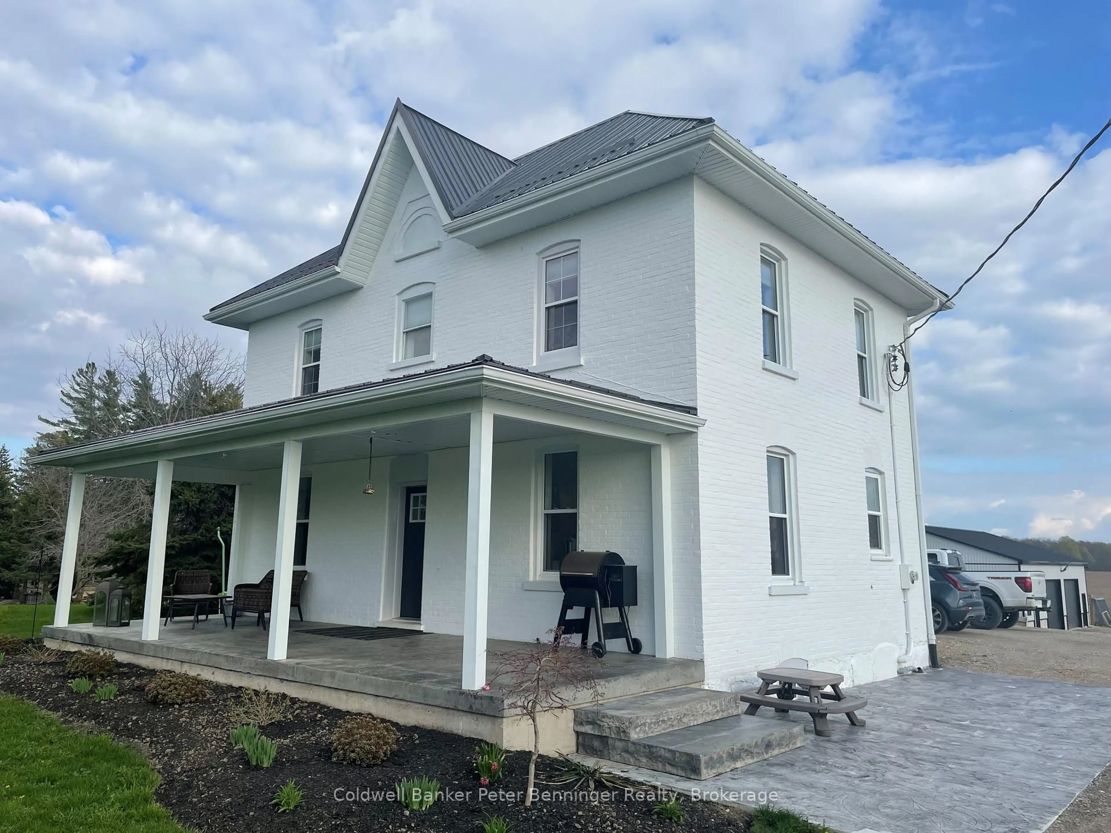 Home with vinyl exterior material, building for 53 Concession 6 Concession, Brockton Ontario N0G 2V0