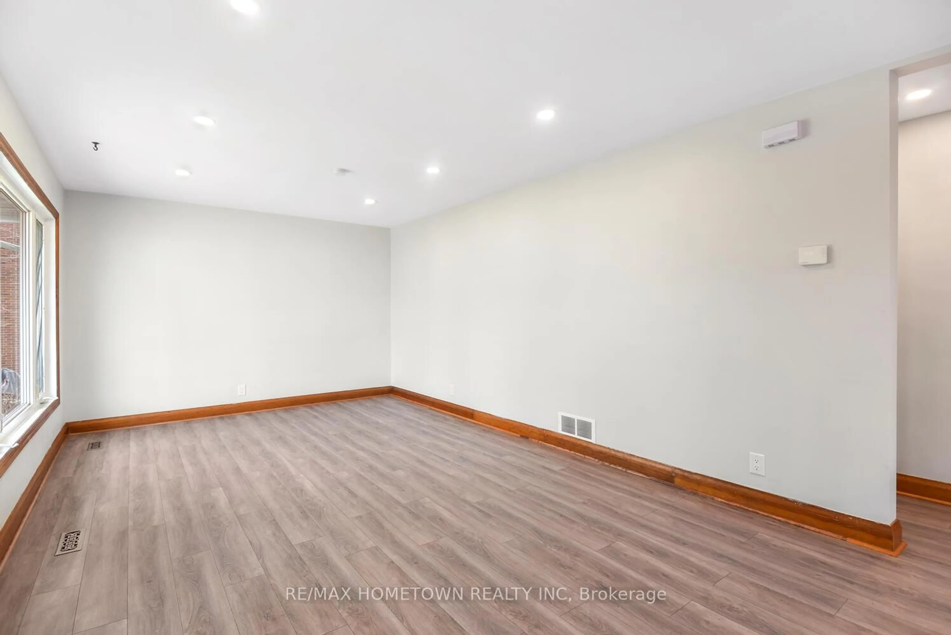 A pic of a room for 4 Otter Dr, Brockville Ontario K6V 5R7