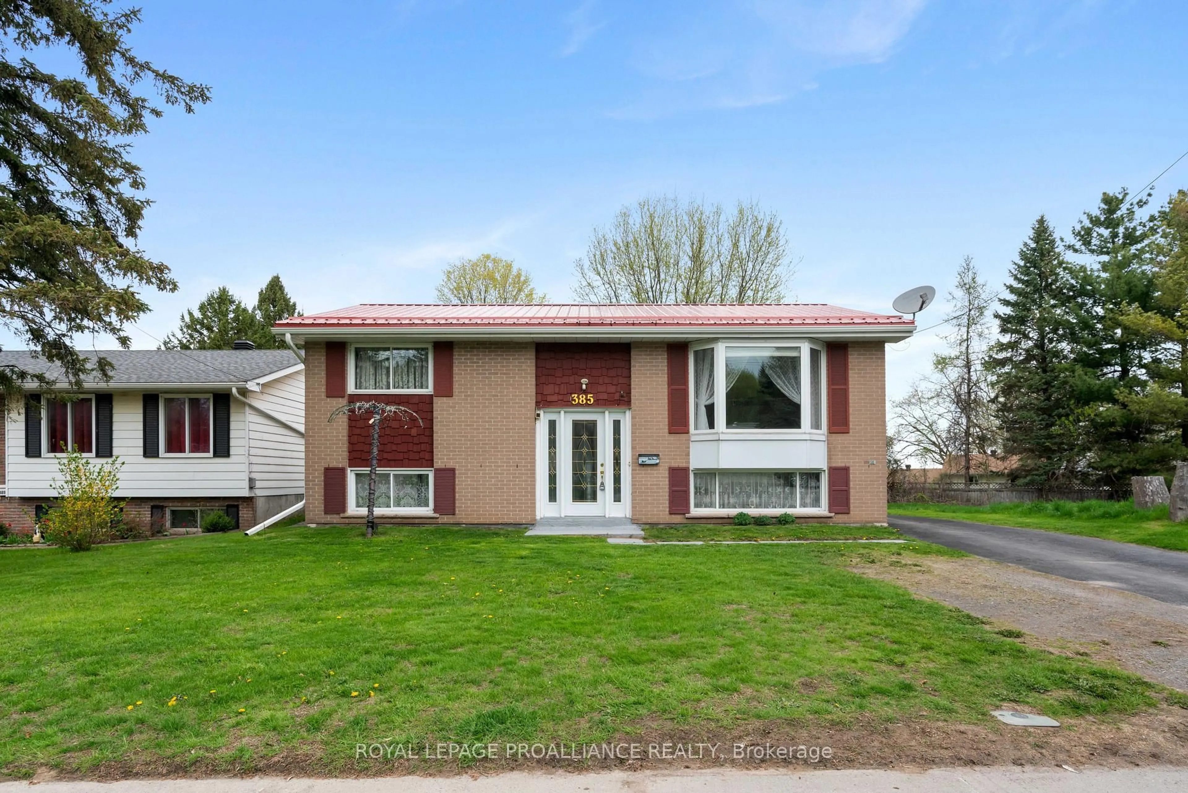 Home with brick exterior material, street for 385 Stewart Blvd, Brockville Ontario K6V 6C7