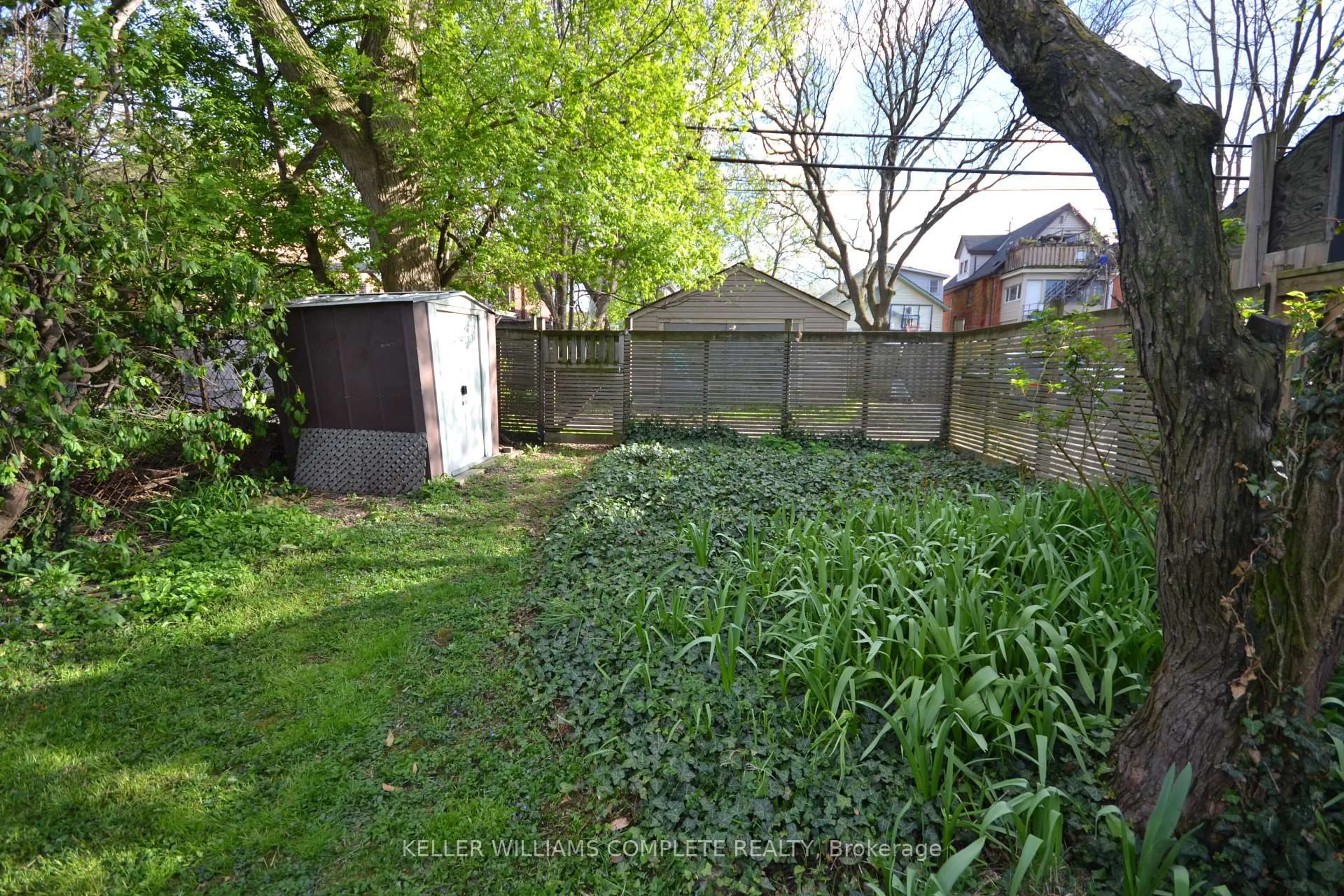 Shed for 25 Chatham St, Hamilton Ontario L8P 2B3
