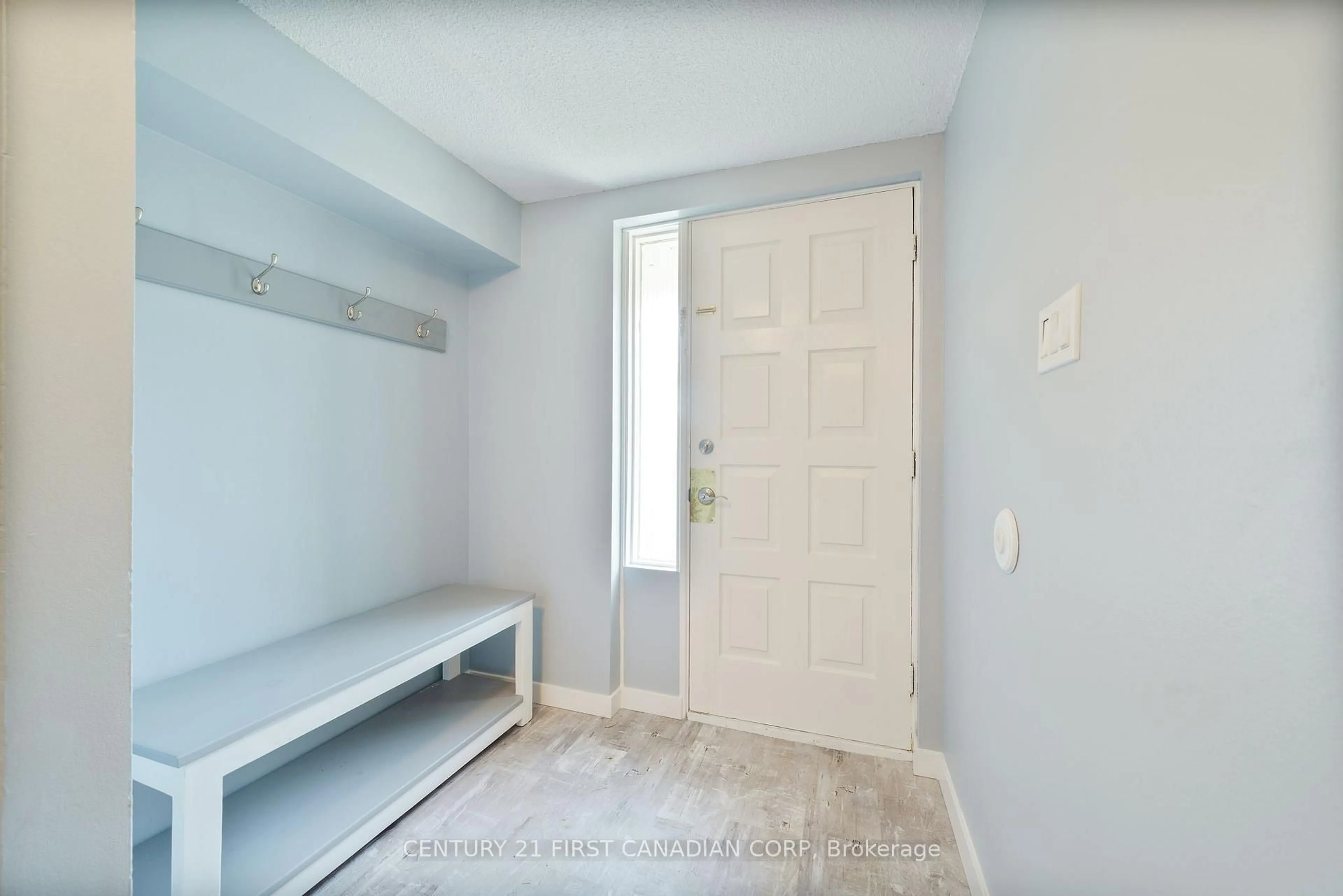 Indoor entryway for 700 Osgoode Dr #154, London South Ontario N6E 2H1