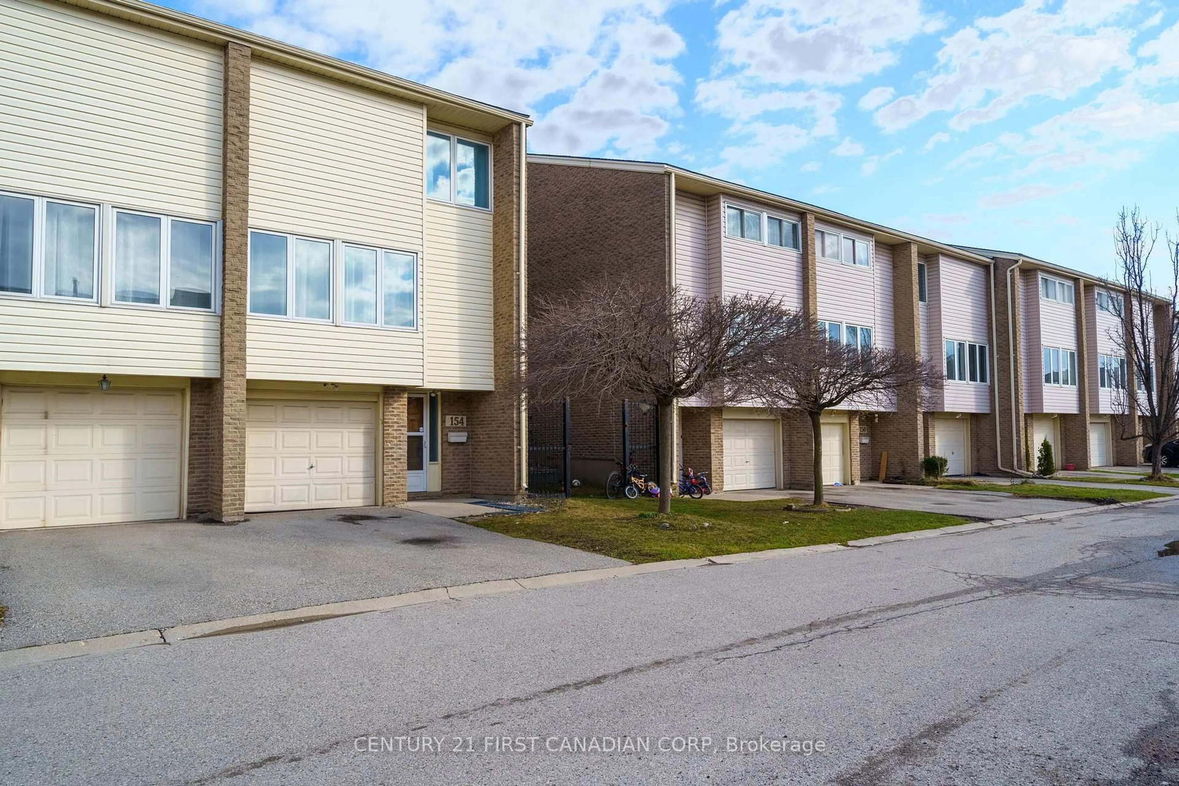 A pic from outside/outdoor area/front of a property/back of a property/a pic from drone, street for 700 Osgoode Dr #154, London South Ontario N6E 2H1