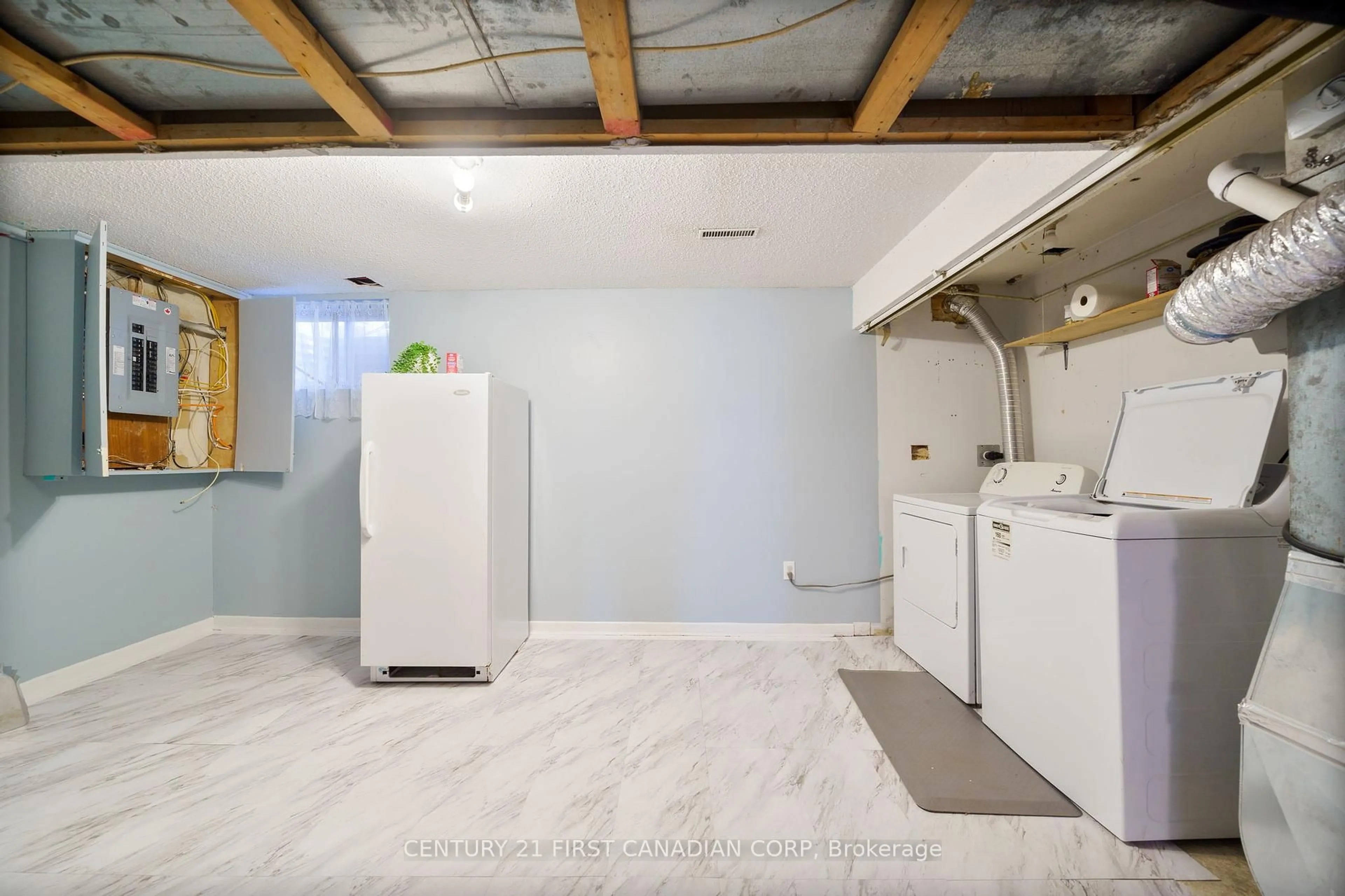 Laundry room for 700 Osgoode Dr #154, London South Ontario N6E 2H1