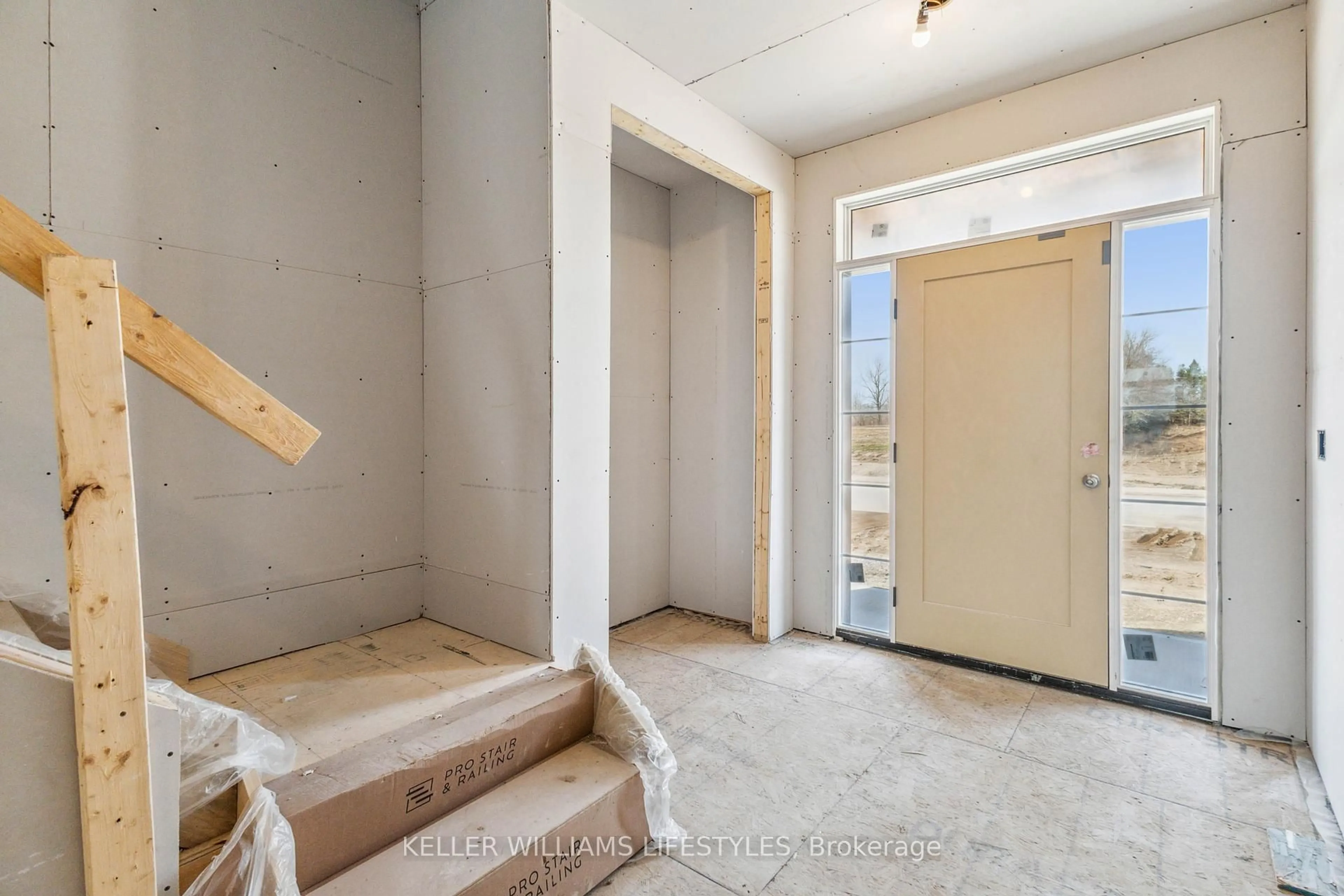 Indoor entryway for 6875 Heathwoods Ave, London South Ontario N6P 1H5