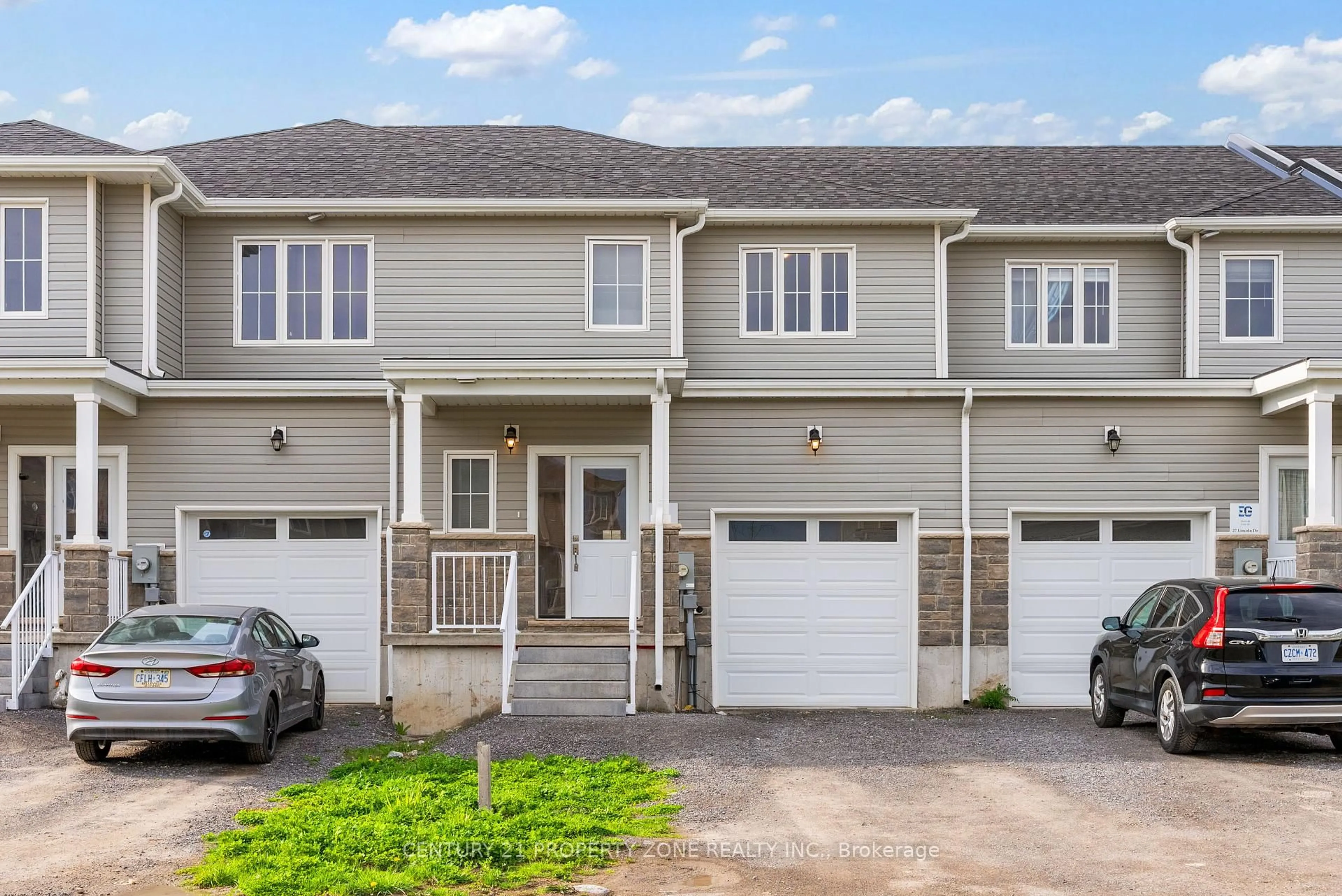 Home with vinyl exterior material, street for 25 Lincoln Dr, Belleville Ontario K8N 0T7