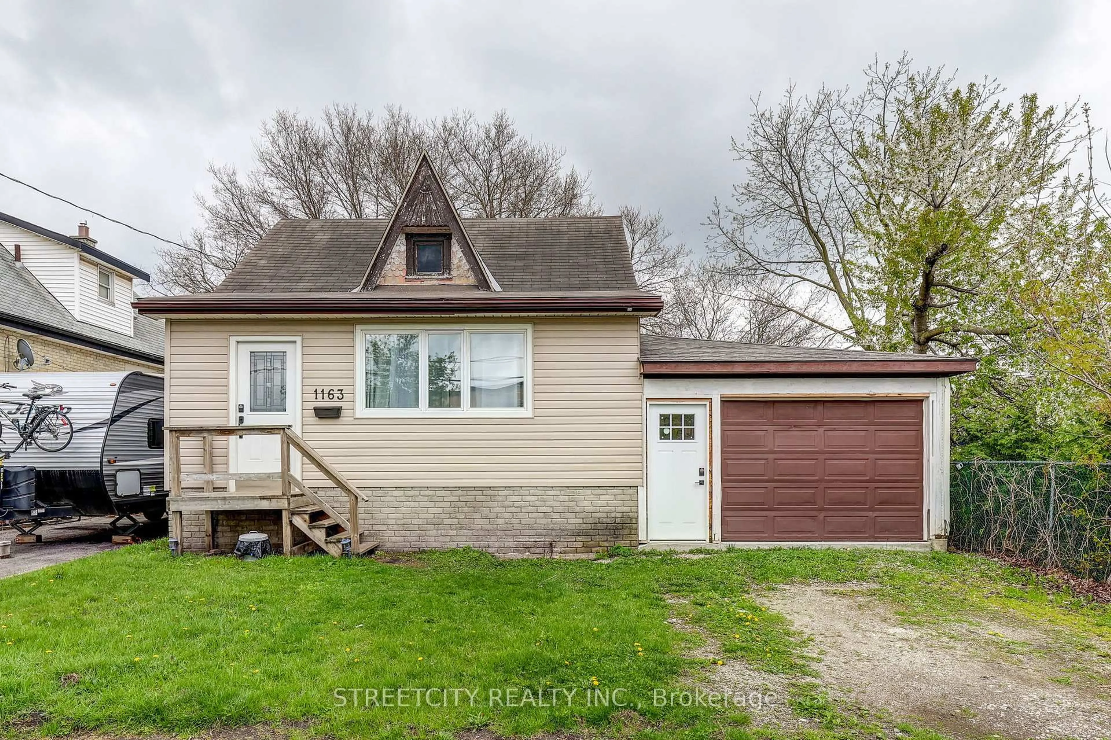 Unknown for 1163 York St, London East Ontario N5W 2T8