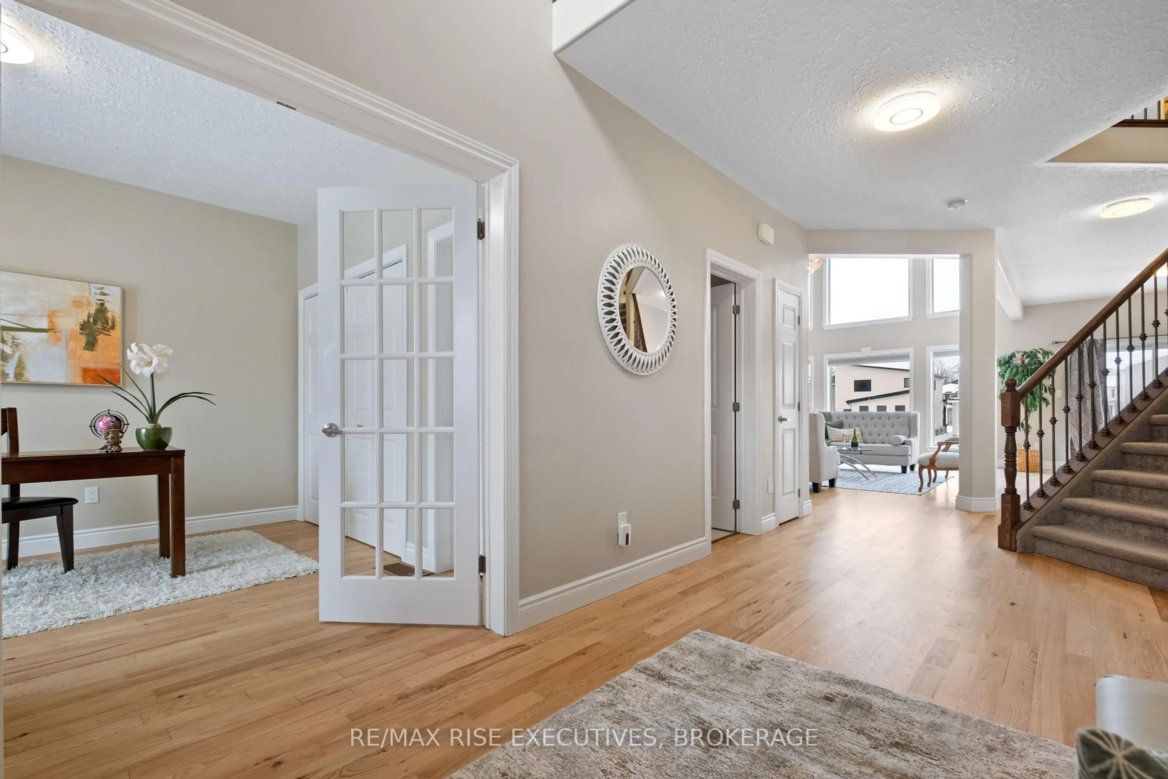 Indoor entryway for 734 Kananaskis Dr, Kingston Ontario K7P 0A9