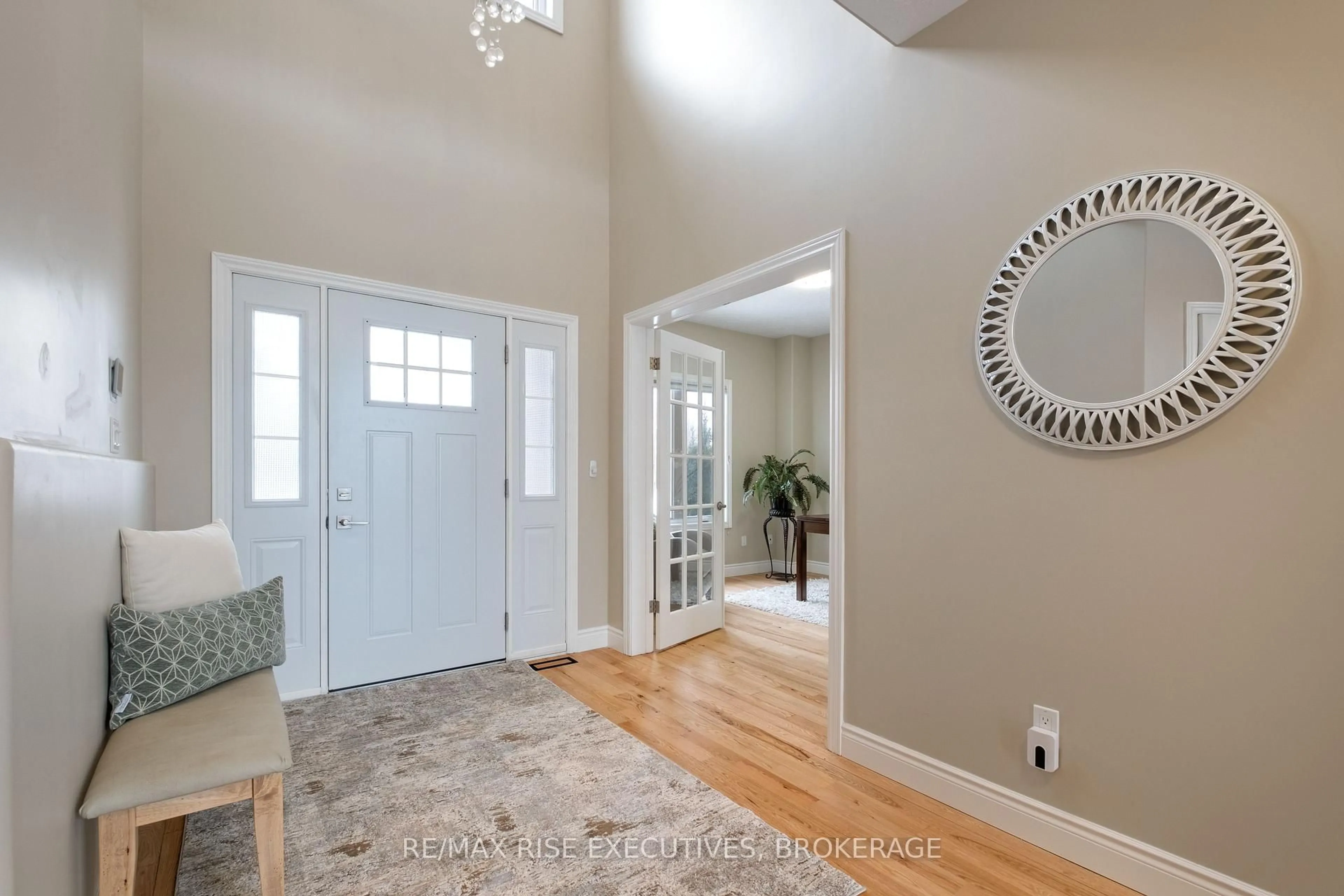 Indoor entryway for 734 Kananaskis Dr, Kingston Ontario K7P 0A9