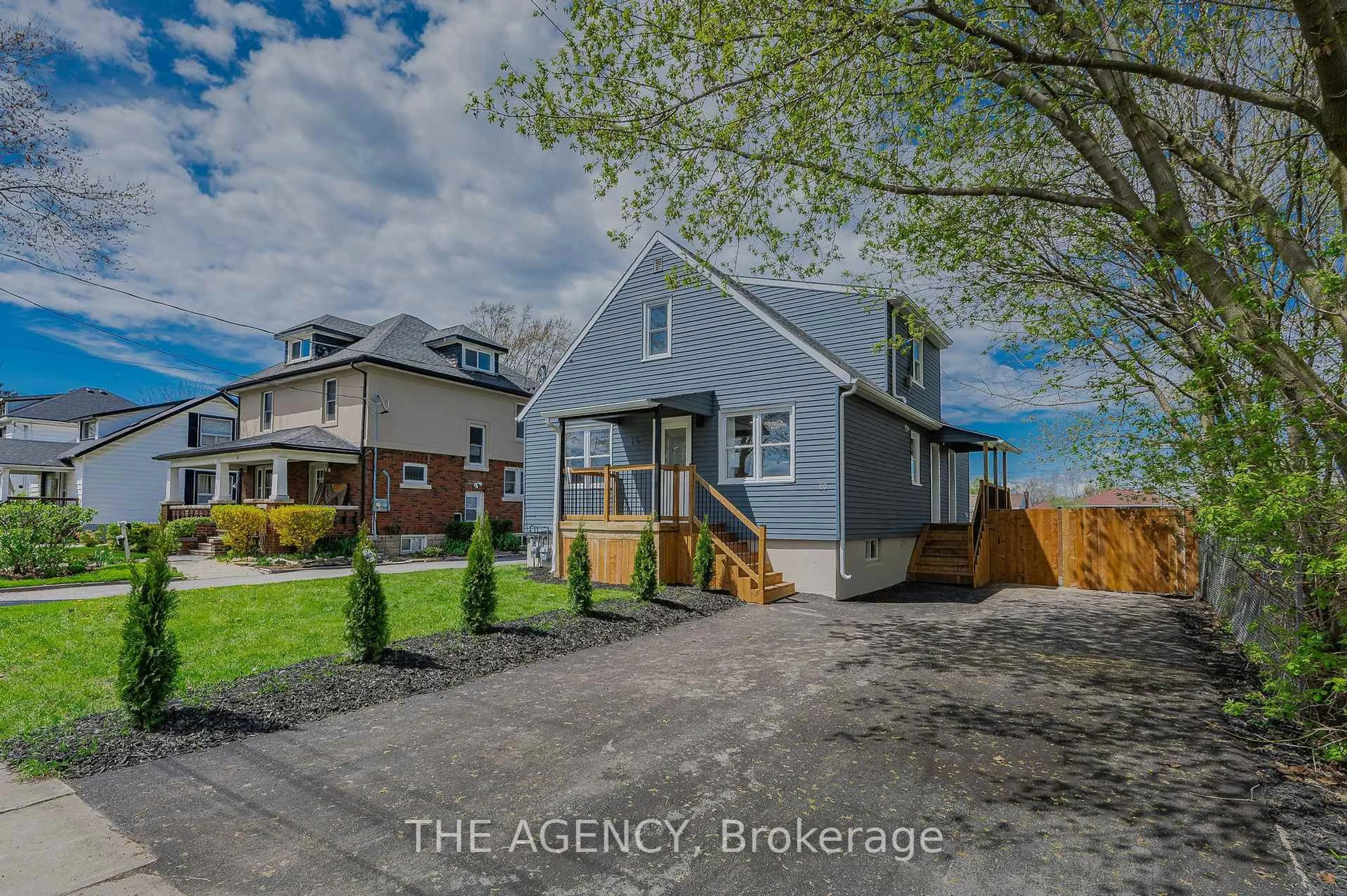 A pic from outside/outdoor area/front of a property/back of a property/a pic from drone, street for 15 McCain St, Port Colborne Ontario L3K 3P7