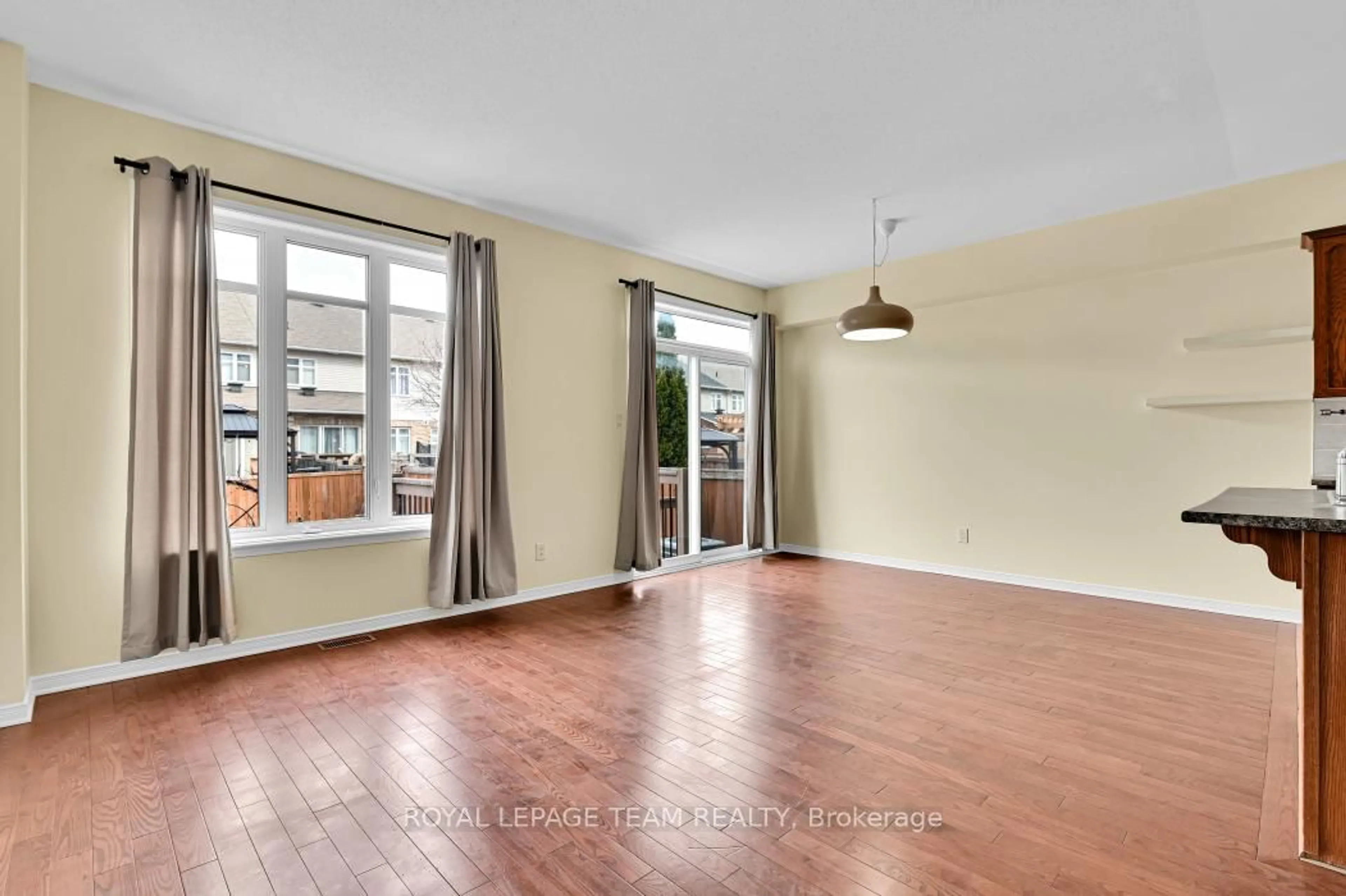 A pic of a room for 773 Nakina Way, Ottawa Ontario K1V 2J2