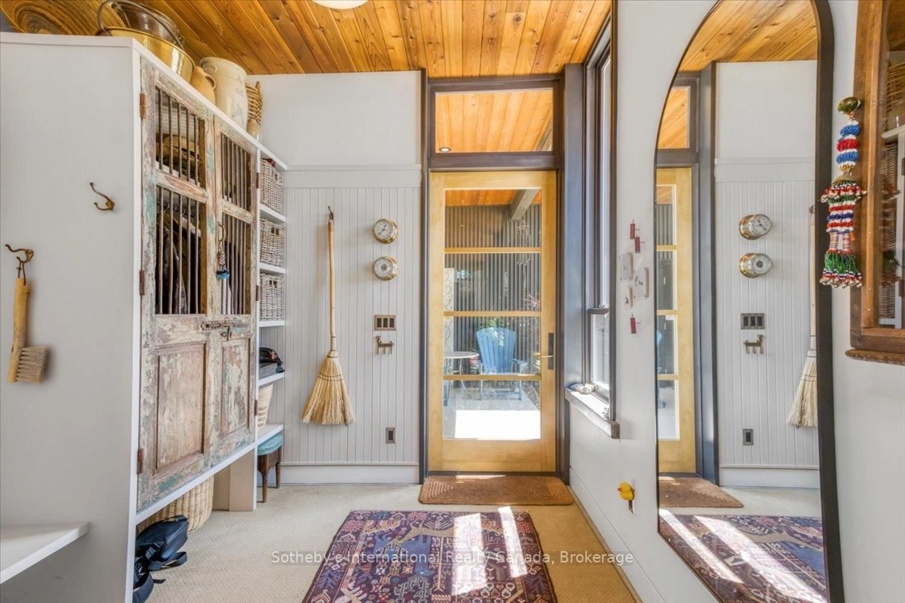 Indoor entryway for 62 Tuyll St, Bluewater Ontario N0M 1G0