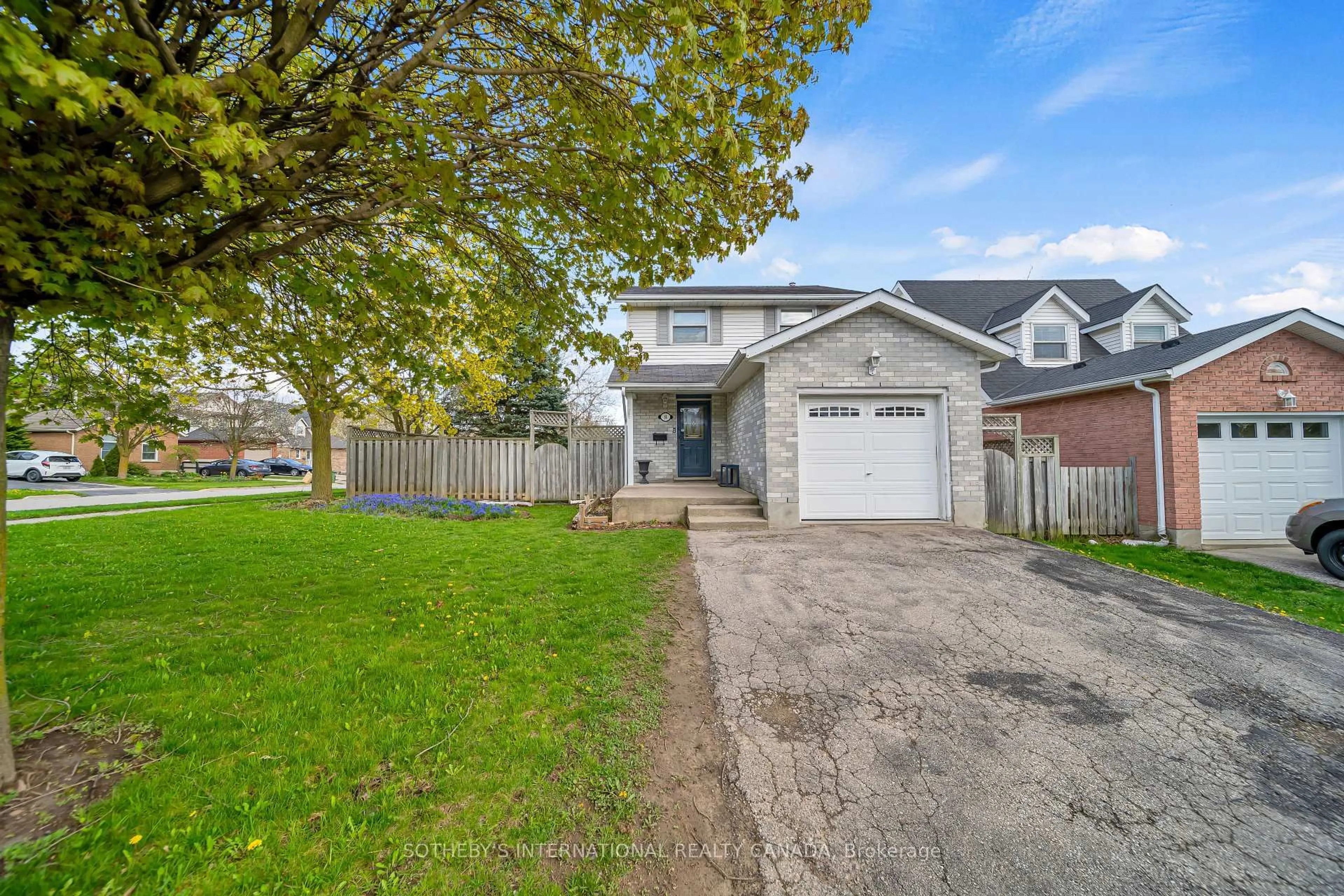 Home with vinyl exterior material, street for 16 Moss Pl, Guelph Ontario N1G 4V1