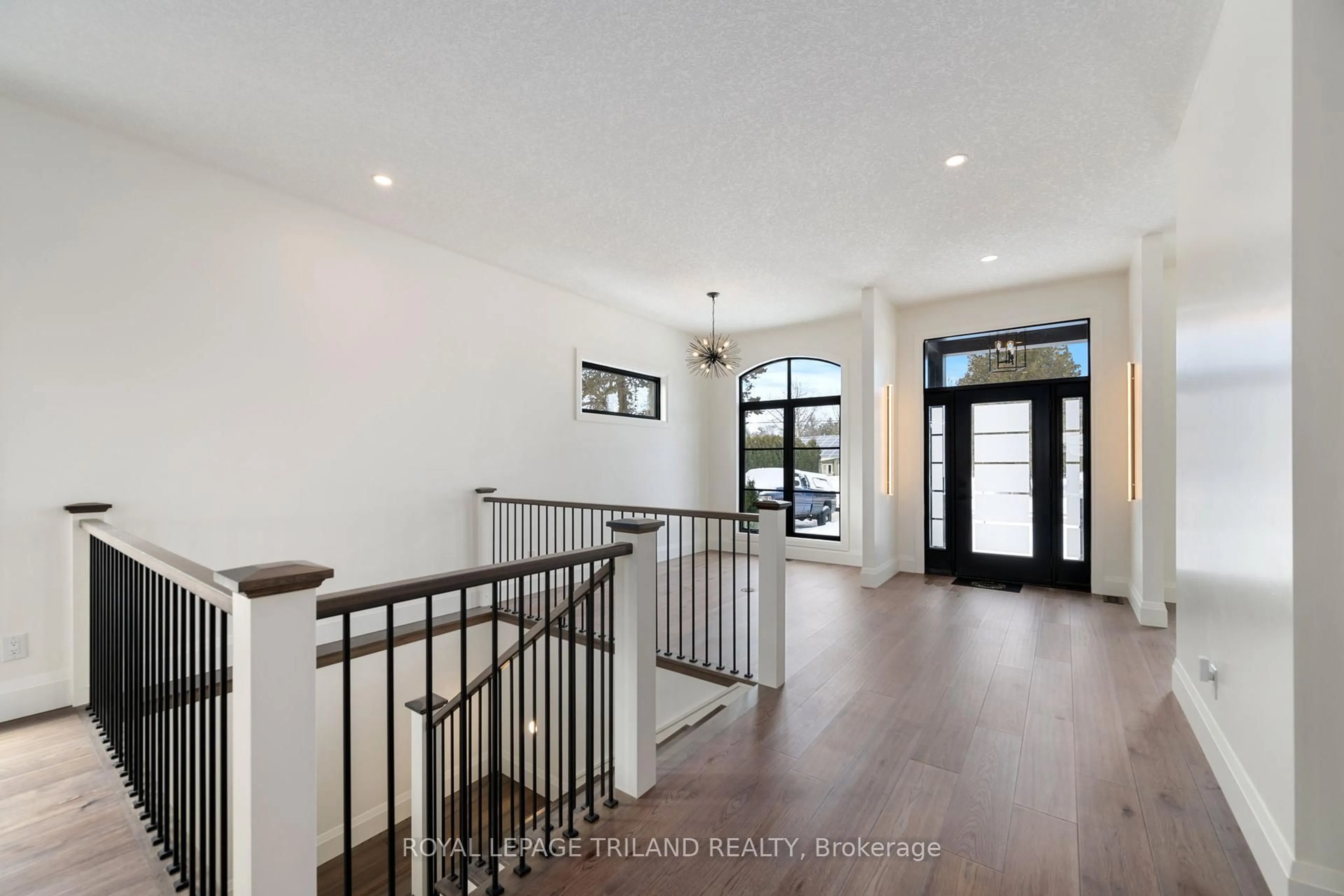 Indoor entryway for 30 Gill Rd, Lambton Shores Ontario N0M 1T0