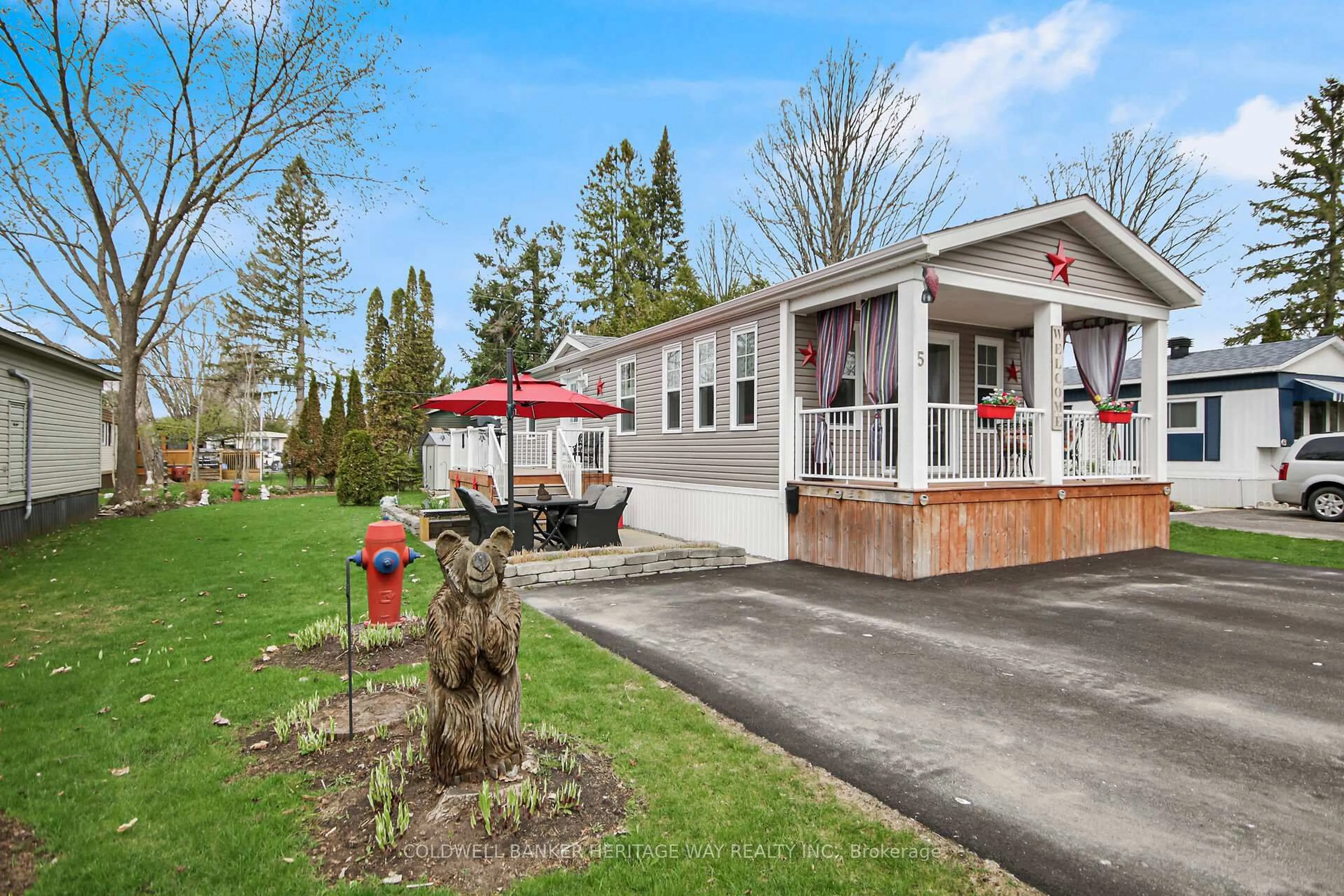 Patio, street for 5 Maplewood St, Beckwith Ontario K7C 0S5