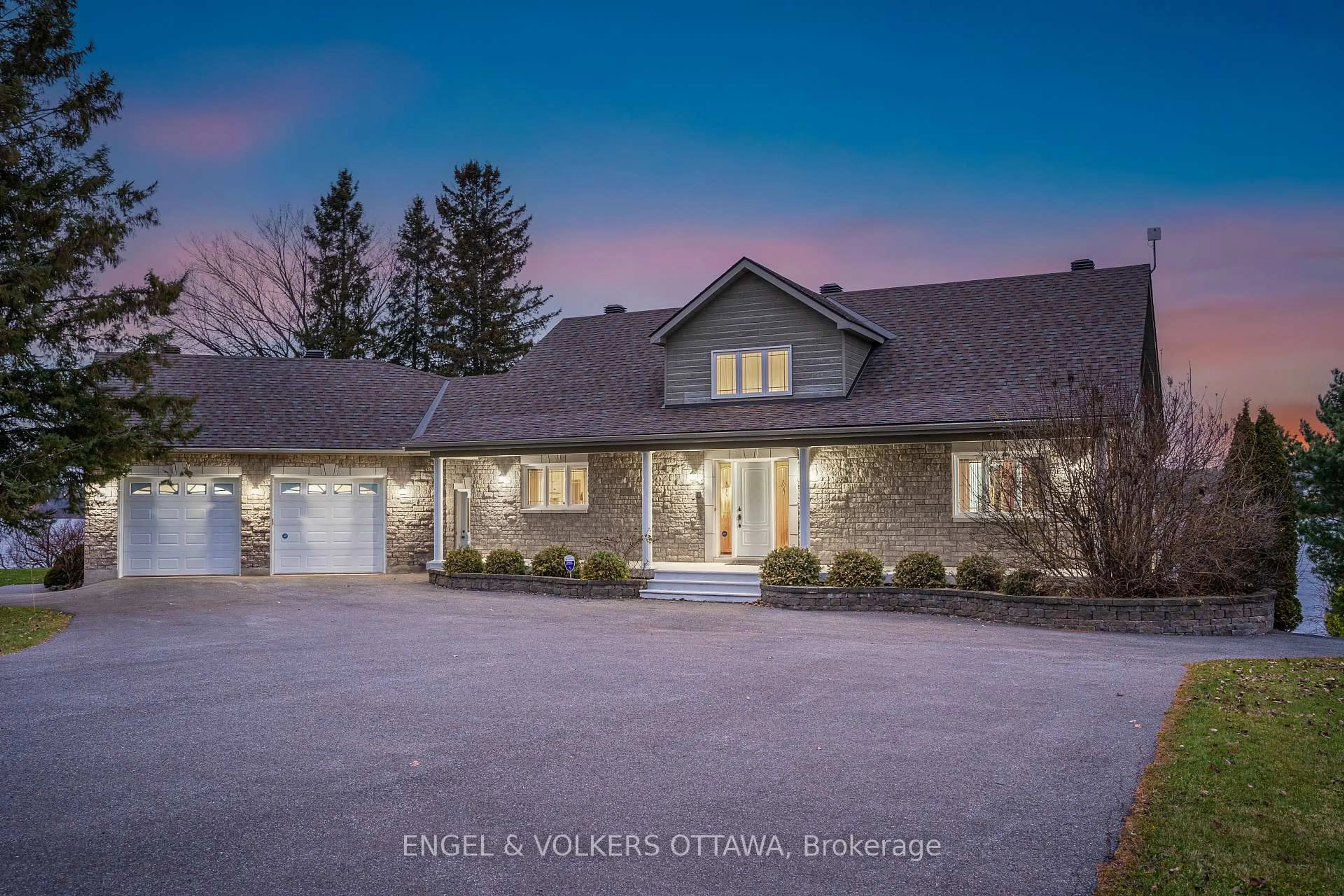A pic from outside/outdoor area/front of a property/back of a property/a pic from drone, street for 291 Concession Rd 1 Rd, Alfred and Plantagenet Ontario K0B 1L0