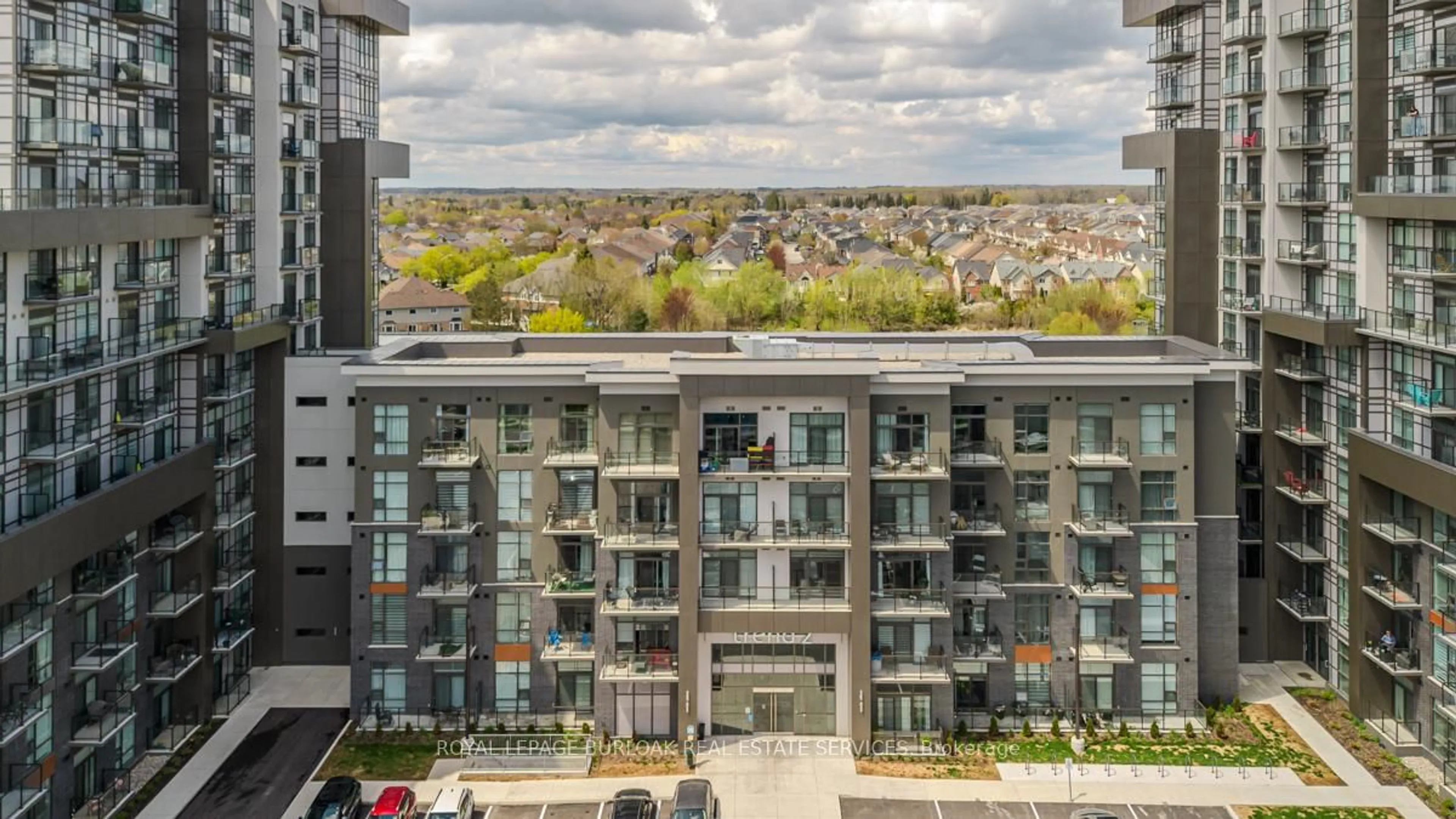 A pic from outside/outdoor area/front of a property/back of a property/a pic from drone, city buildings view from balcony for 460 Dundas St #705, Hamilton Ontario L8B 2A5
