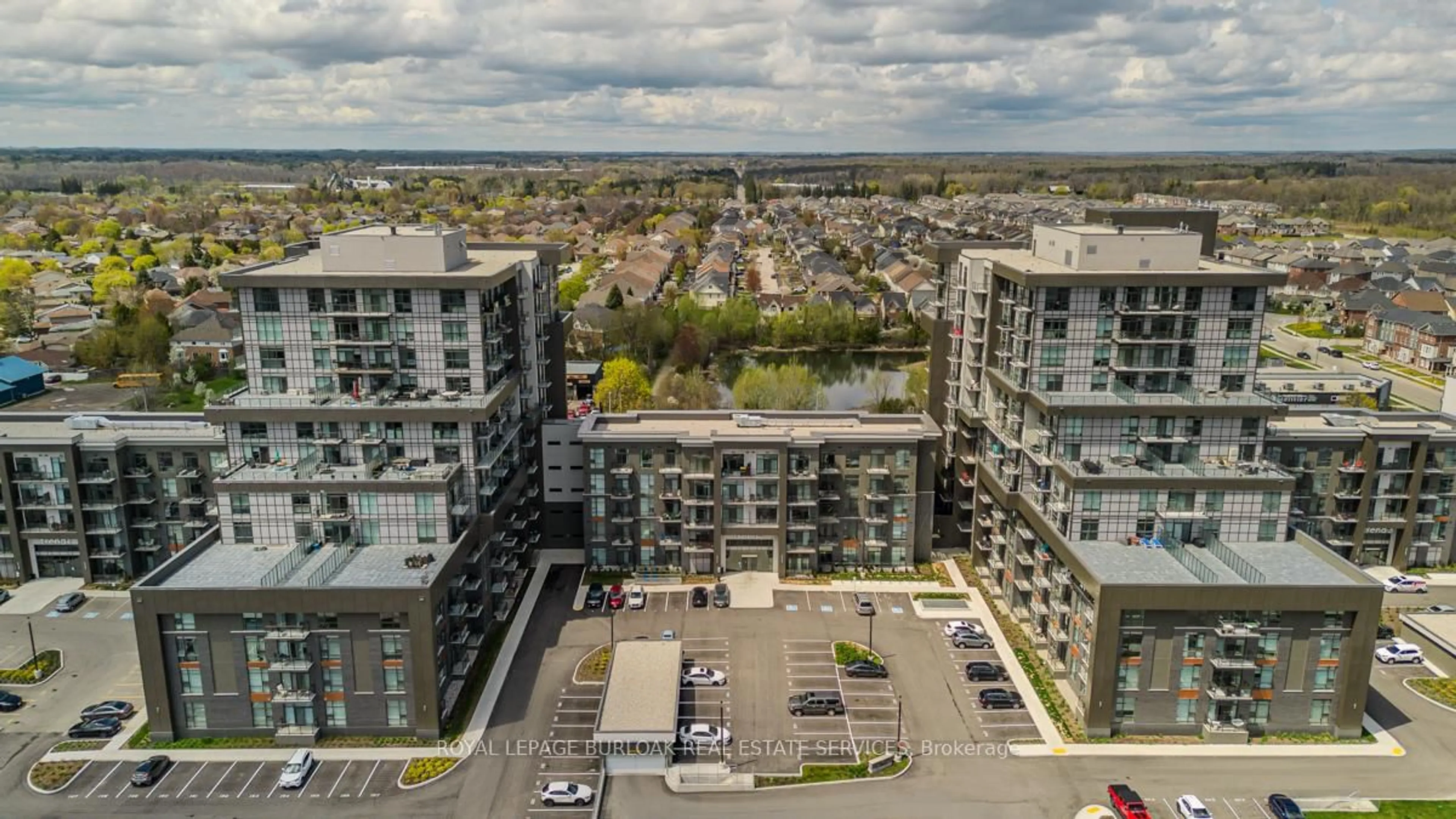 A pic from outside/outdoor area/front of a property/back of a property/a pic from drone, city buildings view from balcony for 460 Dundas St #705, Hamilton Ontario L8B 2A5