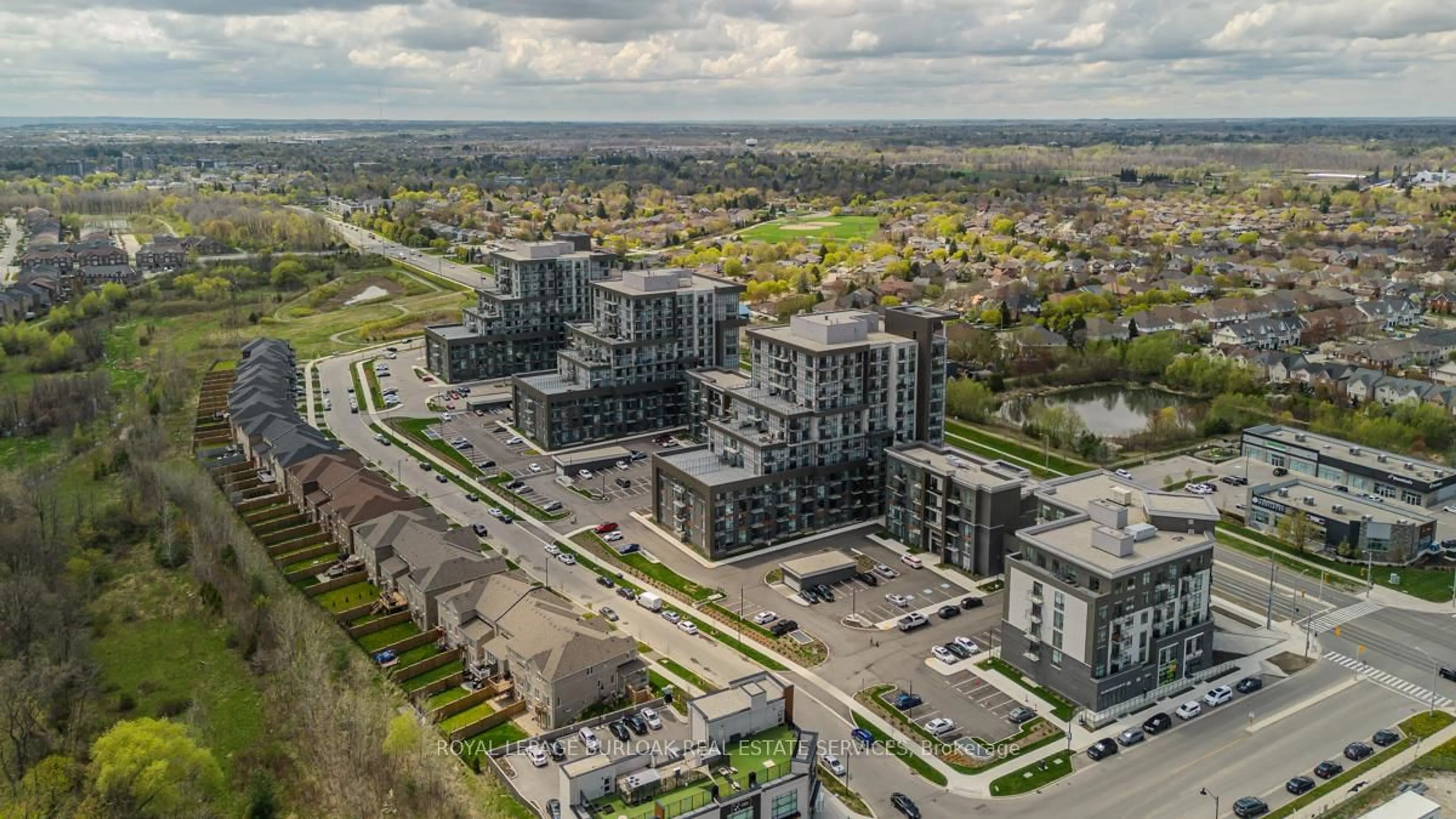A pic from outside/outdoor area/front of a property/back of a property/a pic from drone, city buildings view from balcony for 460 Dundas St #705, Hamilton Ontario L8B 2A5