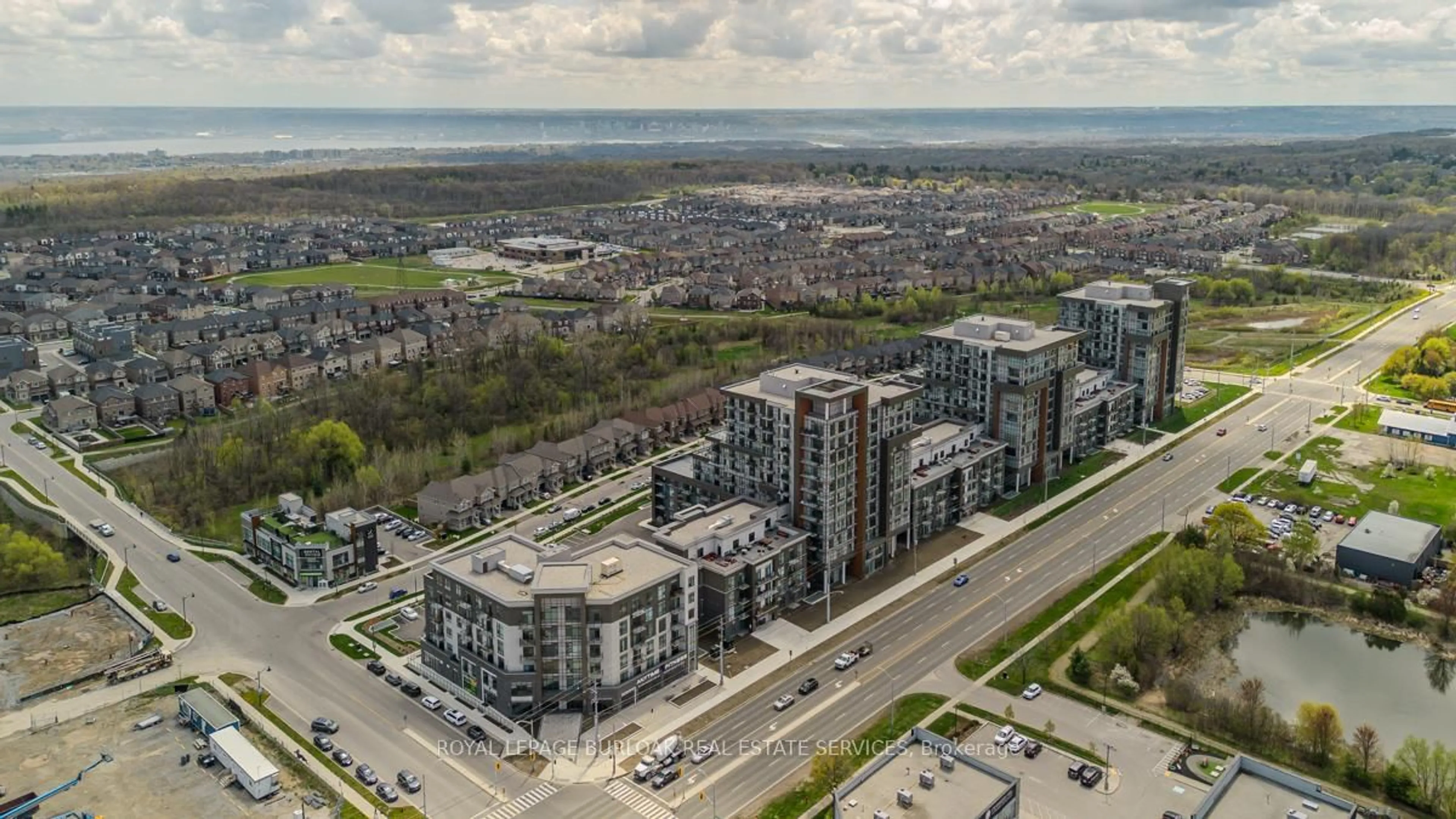 A pic from outside/outdoor area/front of a property/back of a property/a pic from drone, unknown for 460 Dundas St #705, Hamilton Ontario L8B 2A5