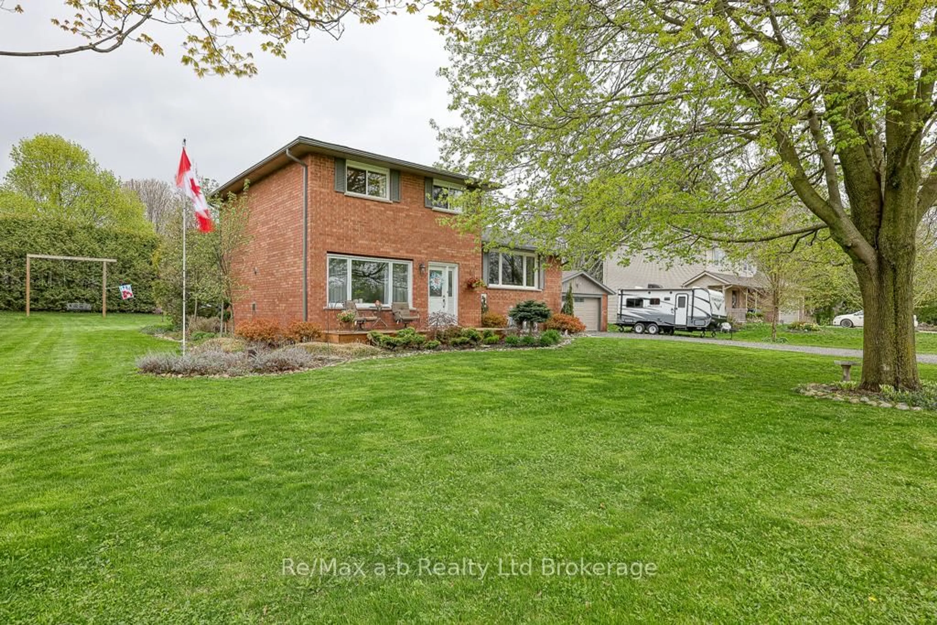 Home with brick exterior material, street for 584414 Beachville Rd, South-West Oxford Ontario N0A 1A0