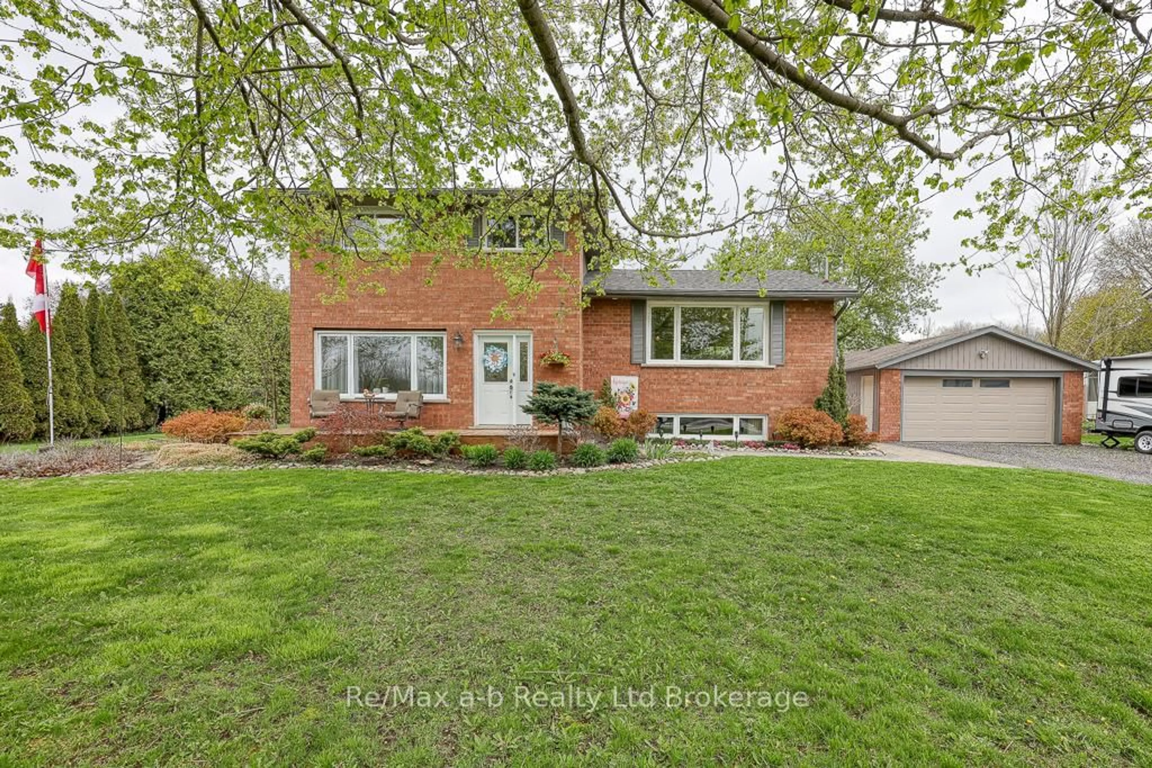 Home with brick exterior material, street for 584414 Beachville Rd, South-West Oxford Ontario N0A 1A0