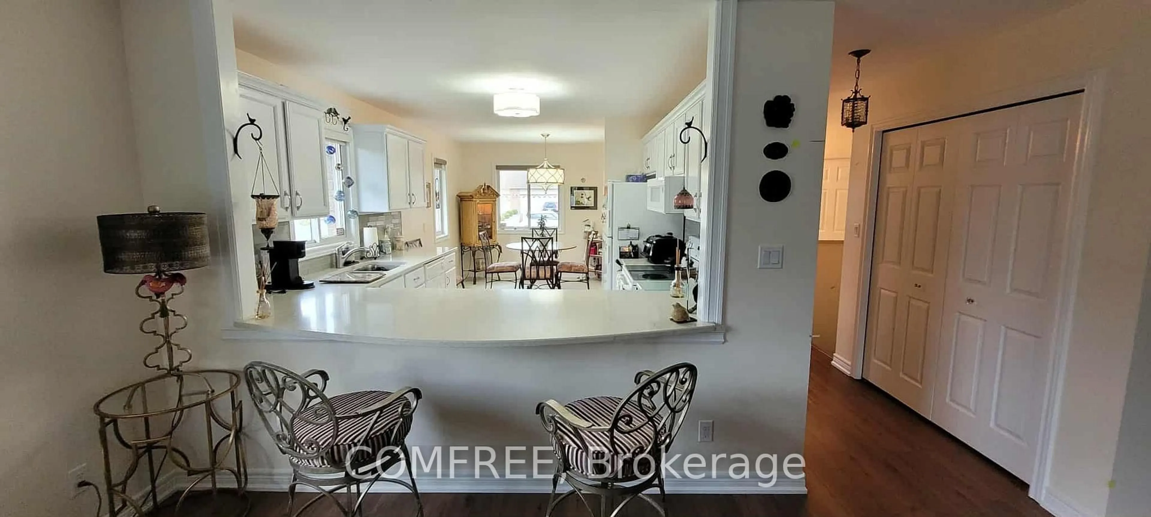 Open concept kitchen, ceramic/tile floor for 1000 Imperial Cres, Windsor Ontario N9G 2T3