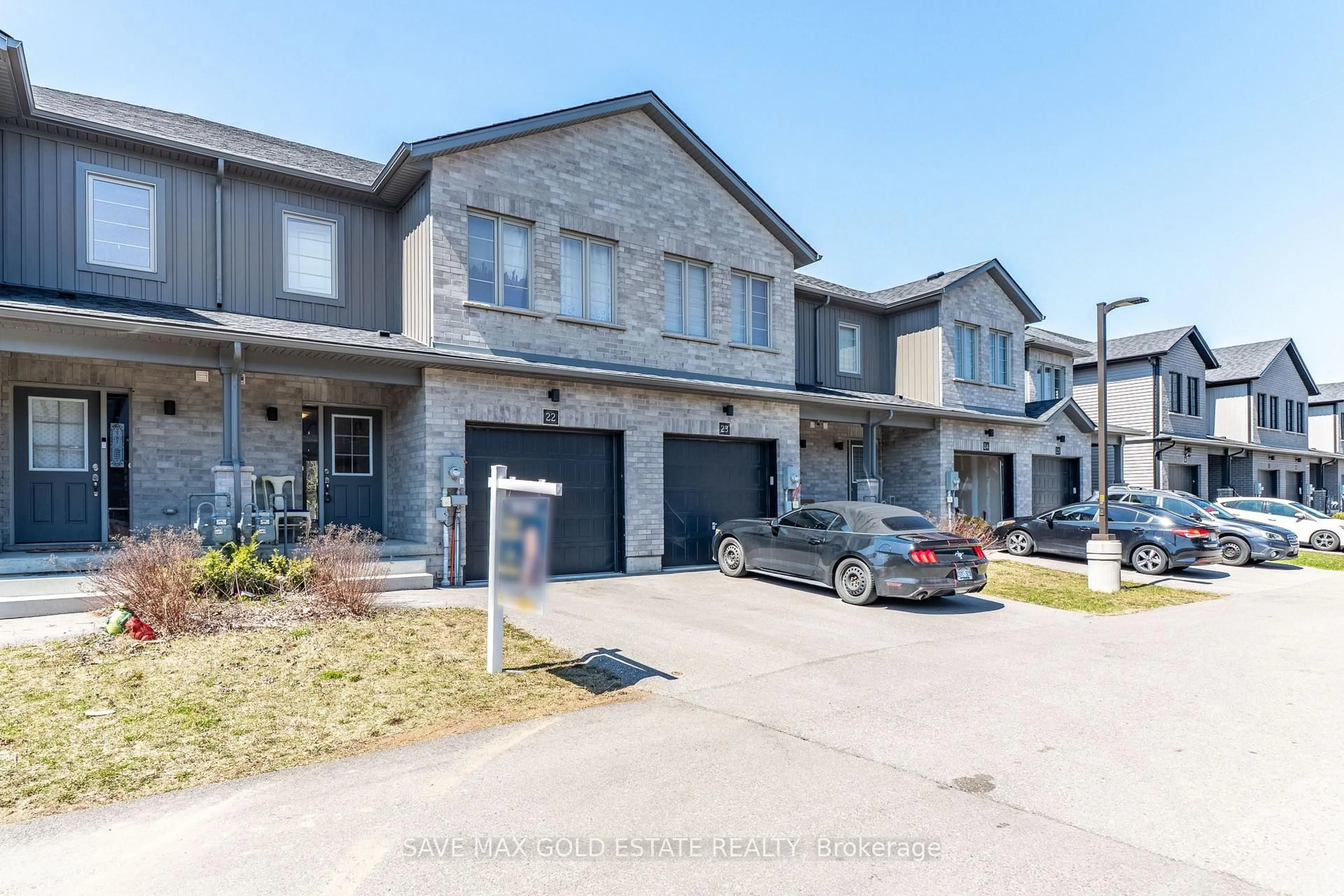 A pic from outside/outdoor area/front of a property/back of a property/a pic from drone, street for 160 Stanley St #22, Norfolk Ontario N3Y 0G6