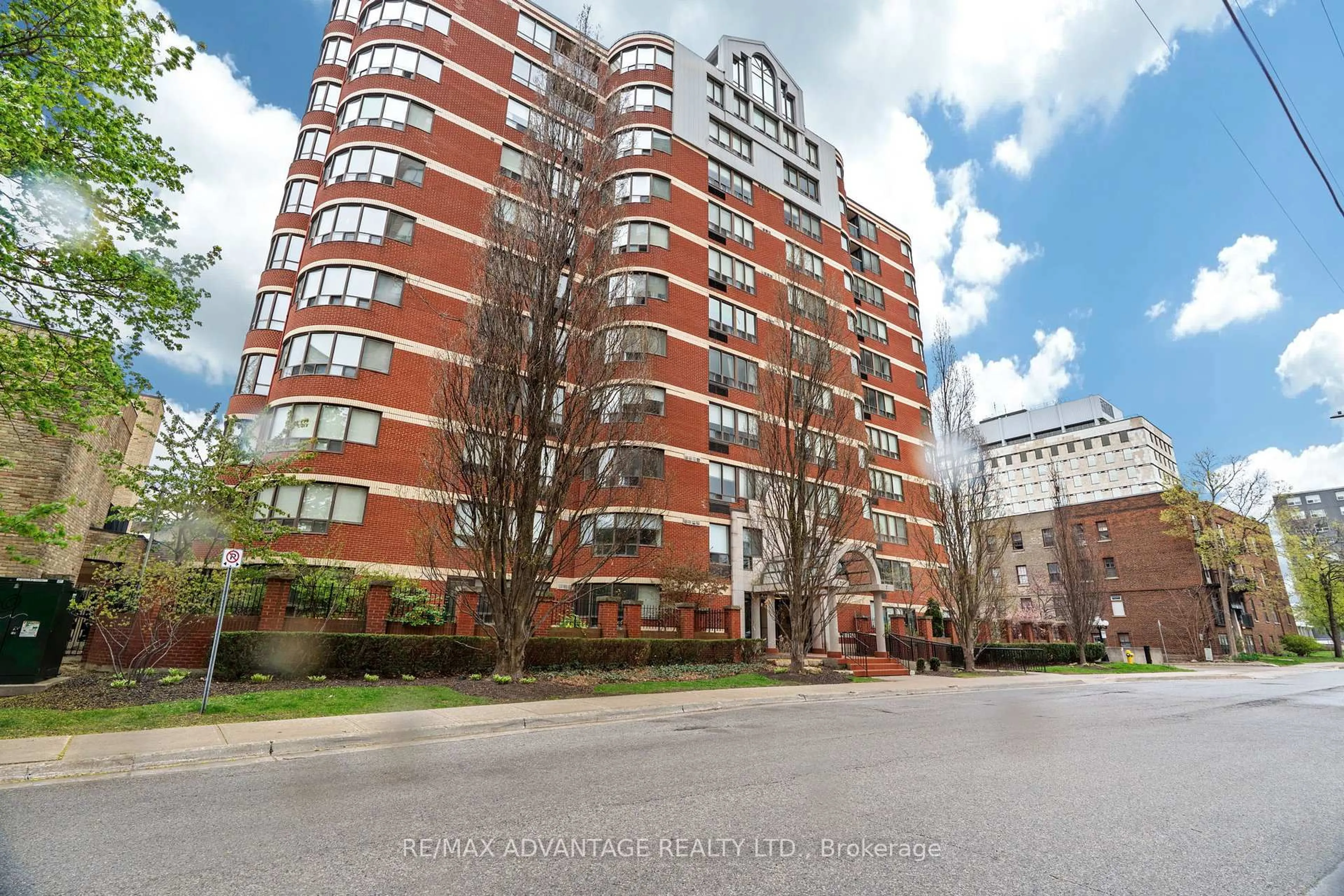 Patio, unknown for 7 Picton St #704, London East Ontario N6B 3N7