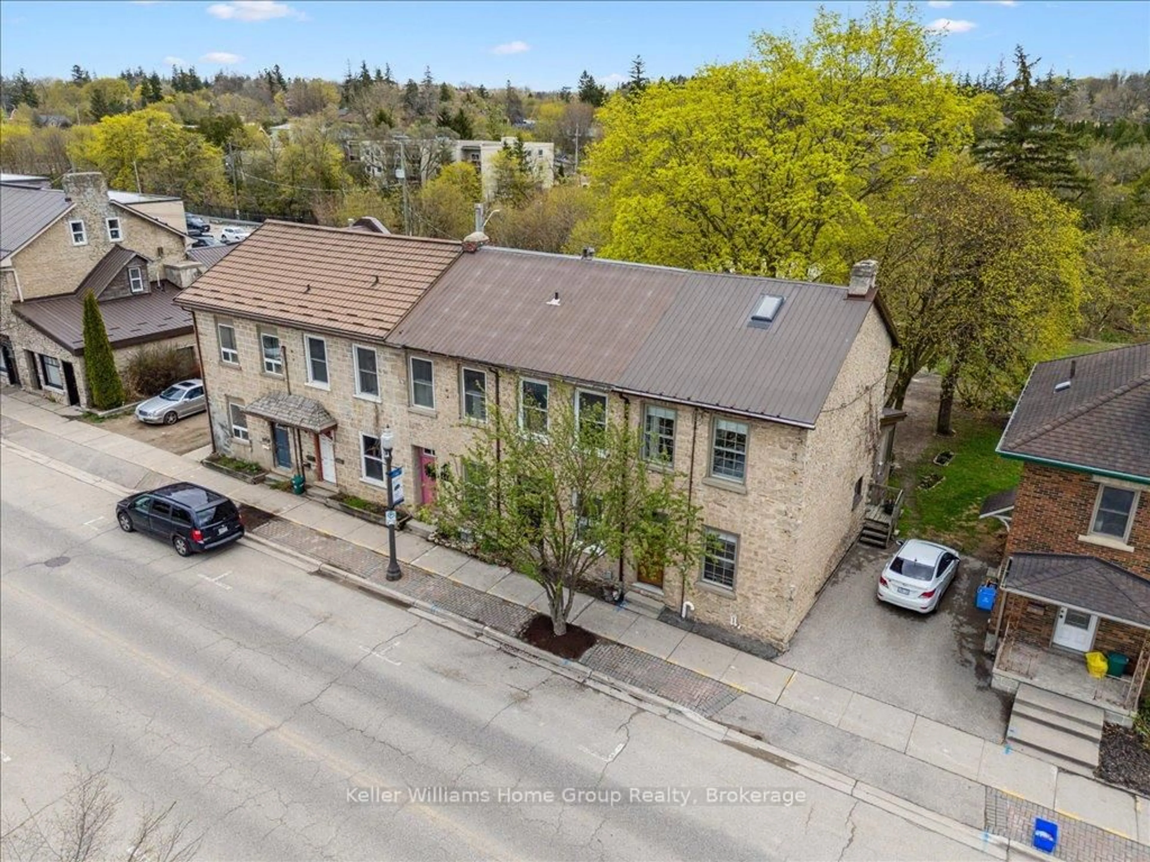 A pic from outside/outdoor area/front of a property/back of a property/a pic from drone, building for 456 St Andrew St, Centre Wellington Ontario N1M 1P3