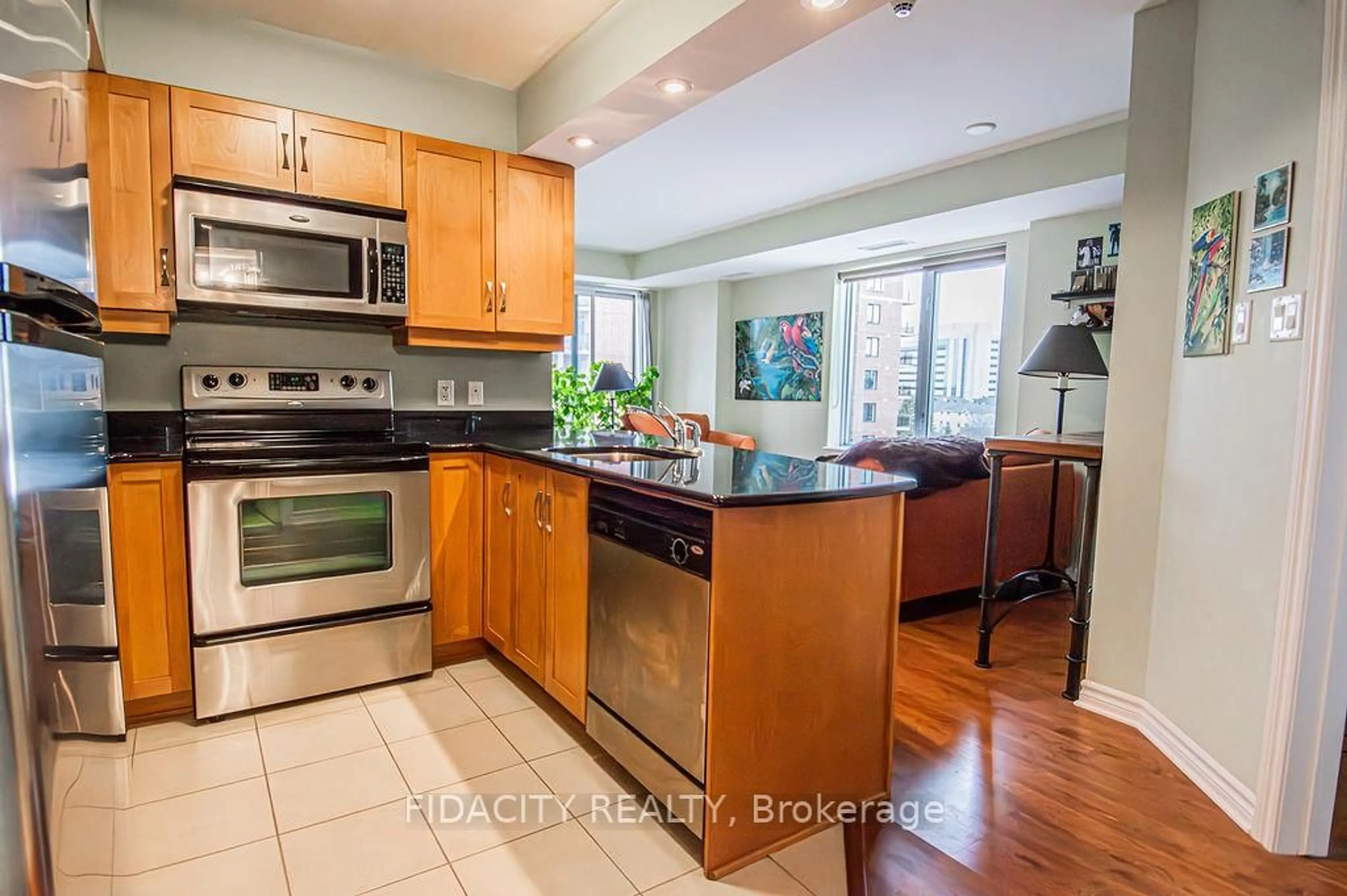 Open concept kitchen, ceramic/tile floor for 314 Central Park Dr #601, Ottawa Ontario K2C 0R2