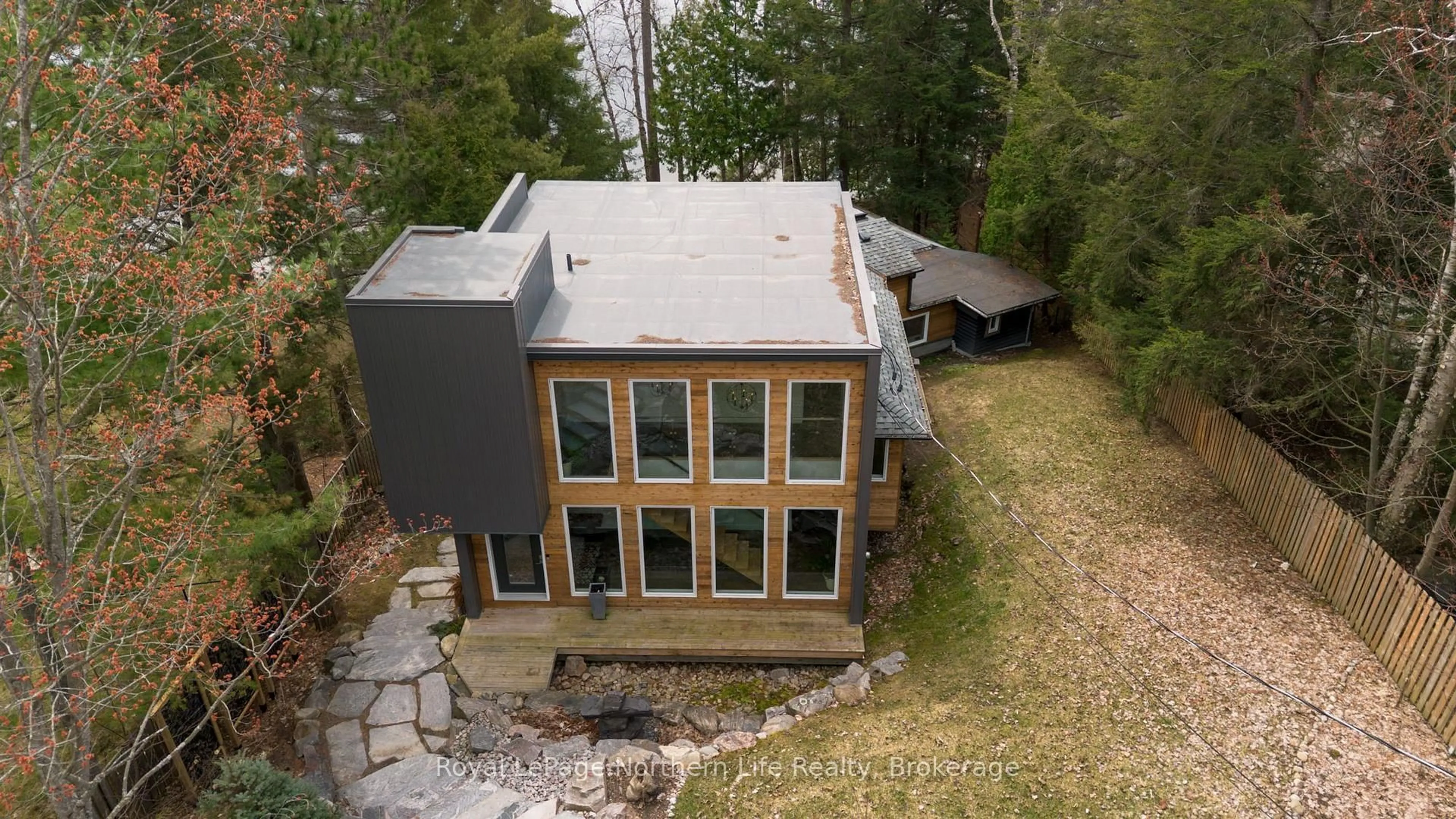 A pic from outside/outdoor area/front of a property/back of a property/a pic from drone, building for 126 Silver Lady Lane, North Bay Ontario P1B 8G4