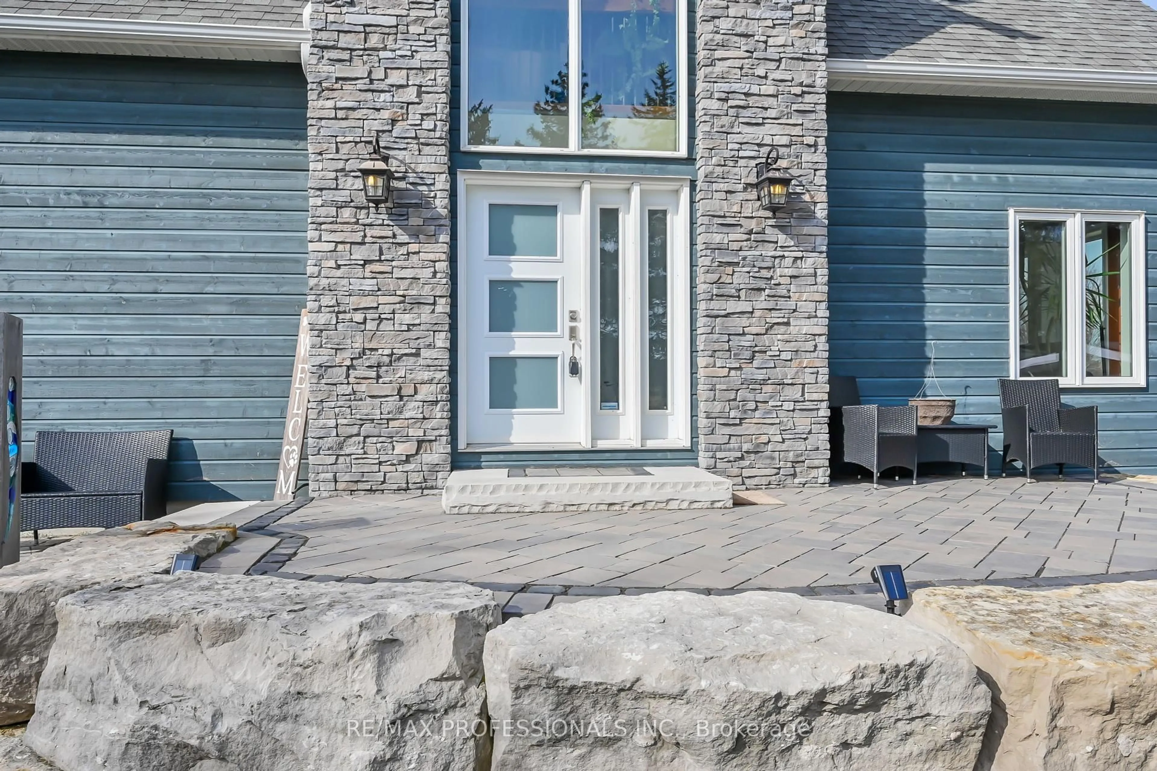 Home with brick exterior material, street for 195 Hwy 5 N/A, Hamilton Ontario L9H 5E2