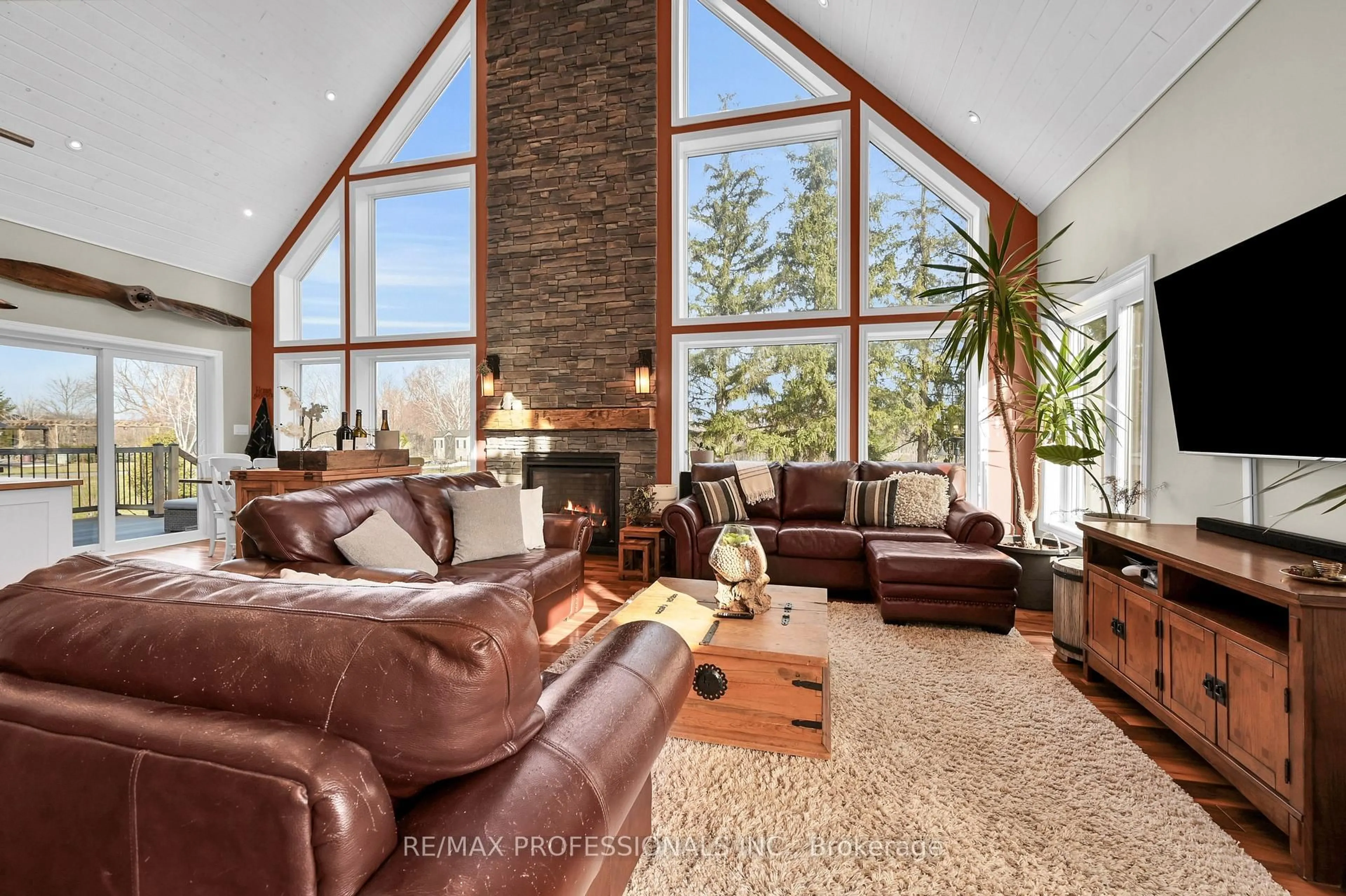 Living room with furniture, unknown for 195 Hwy 5 N/A, Hamilton Ontario L9H 5E2