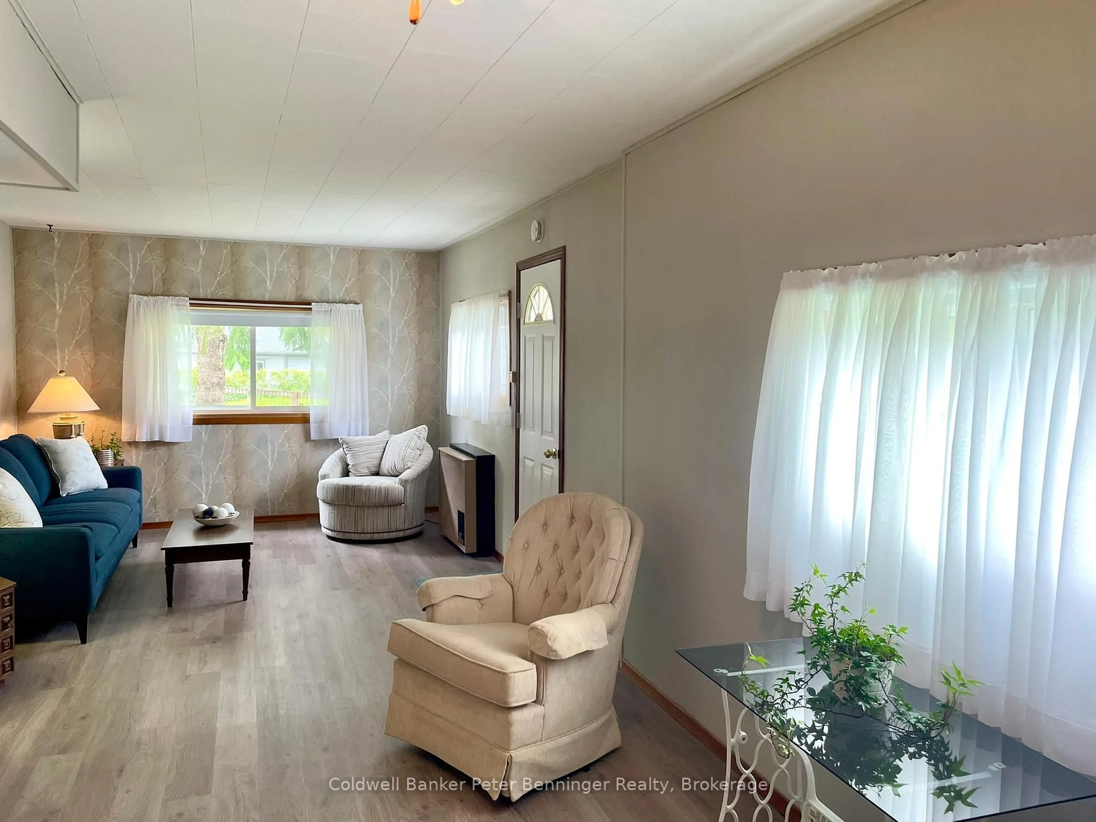 Living room with furniture, unknown for 105 McGivern St, Brockton Ontario N0G 2V0