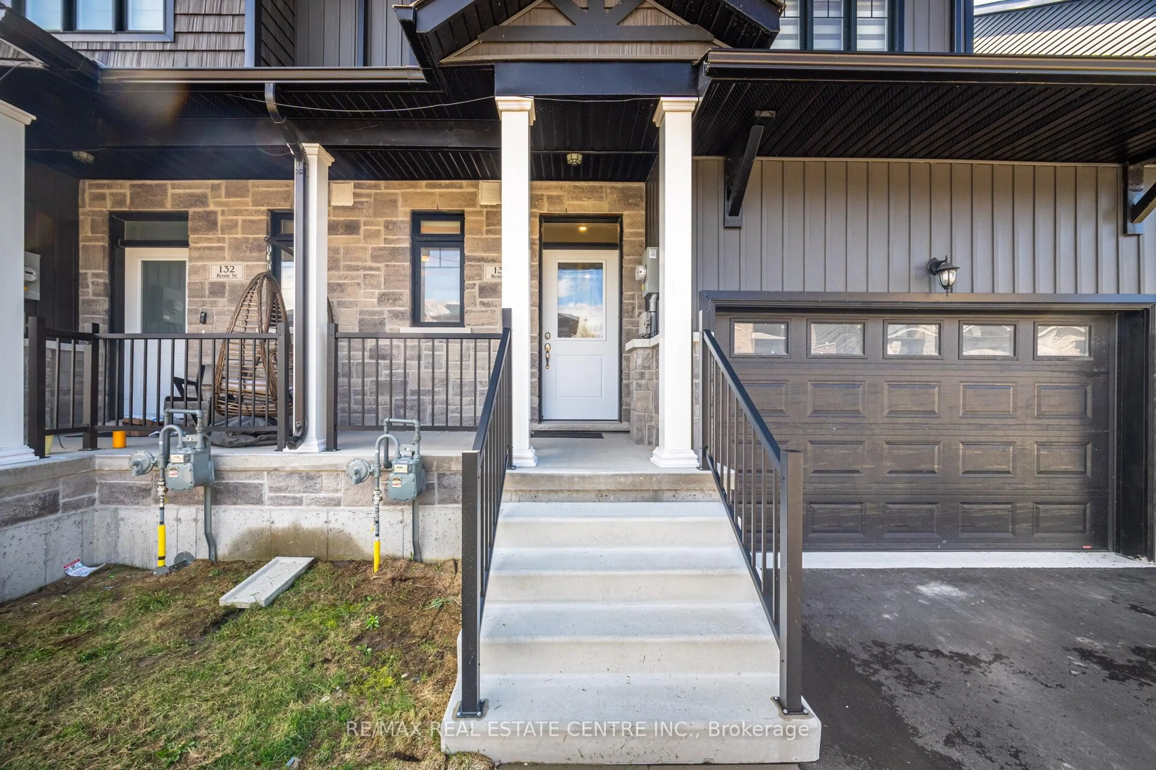 Indoor entryway for 134 Rosie St #19, Blue Mountains Ontario N0H 1J0