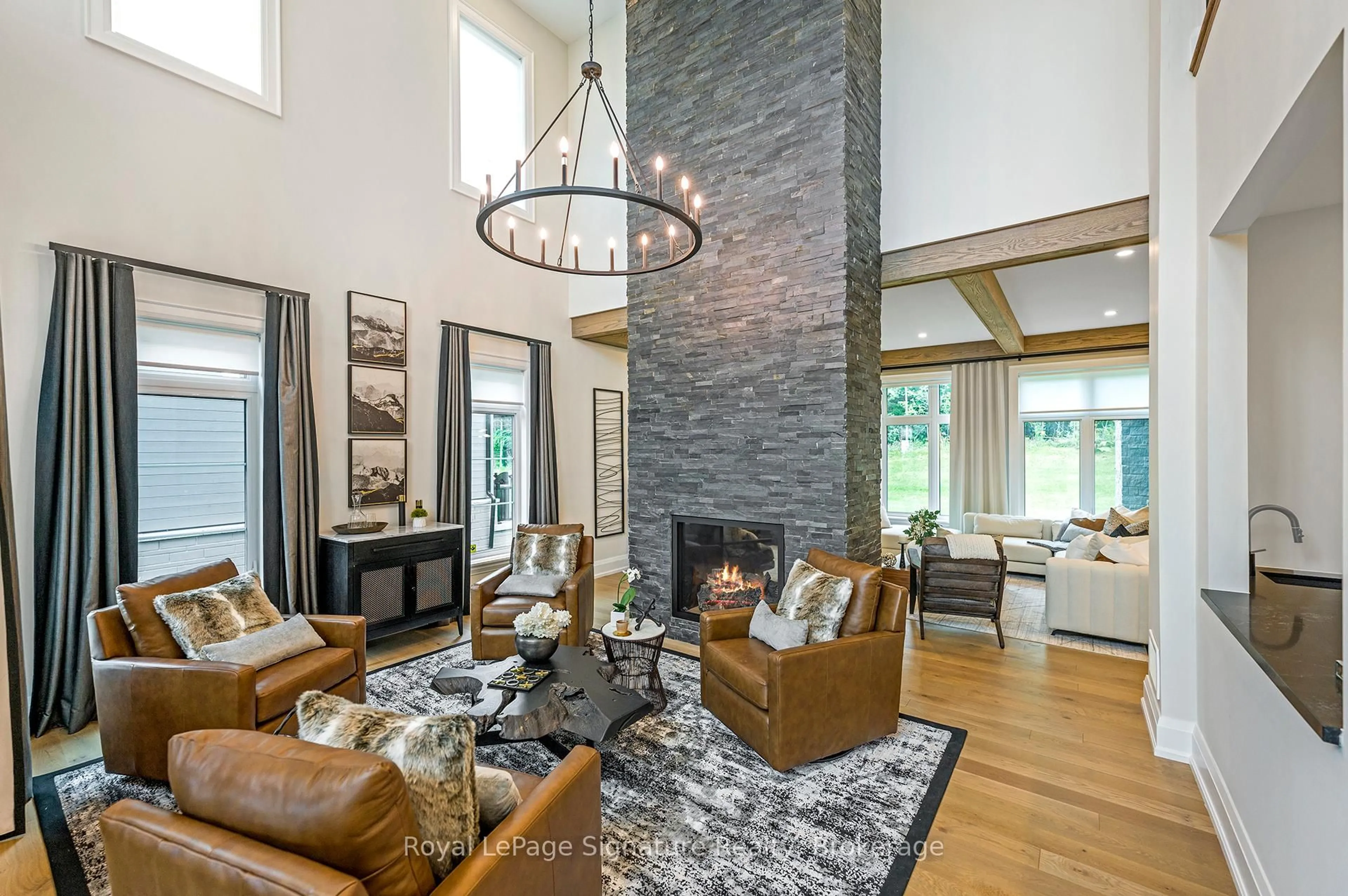 Living room with furniture, unknown for 106 Dorothy Dr, Blue Mountains Ontario N0H 1J0