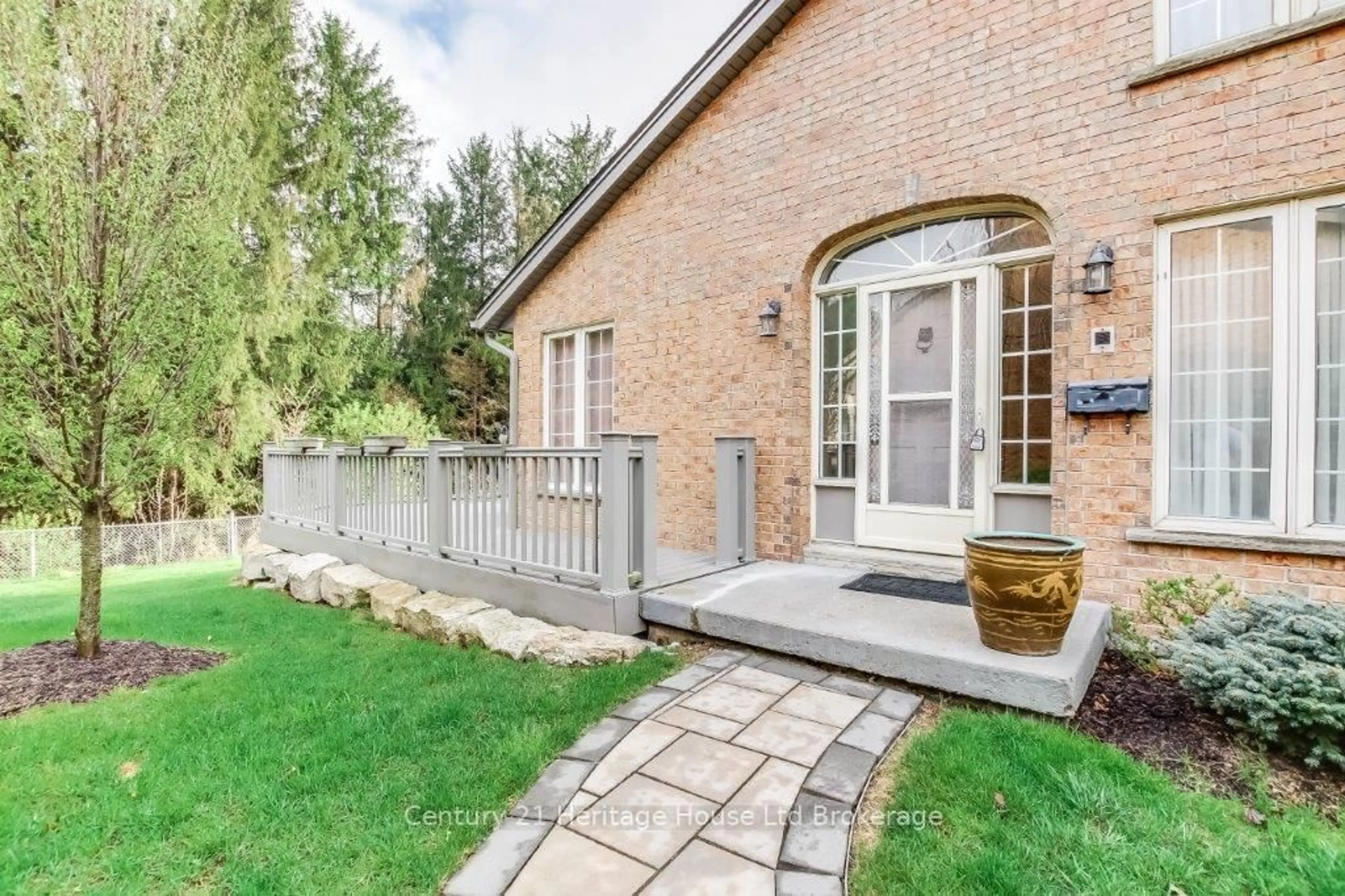 Home with brick exterior material, street for 675 Lansdowne Ave, Woodstock Ontario N4T 1K3