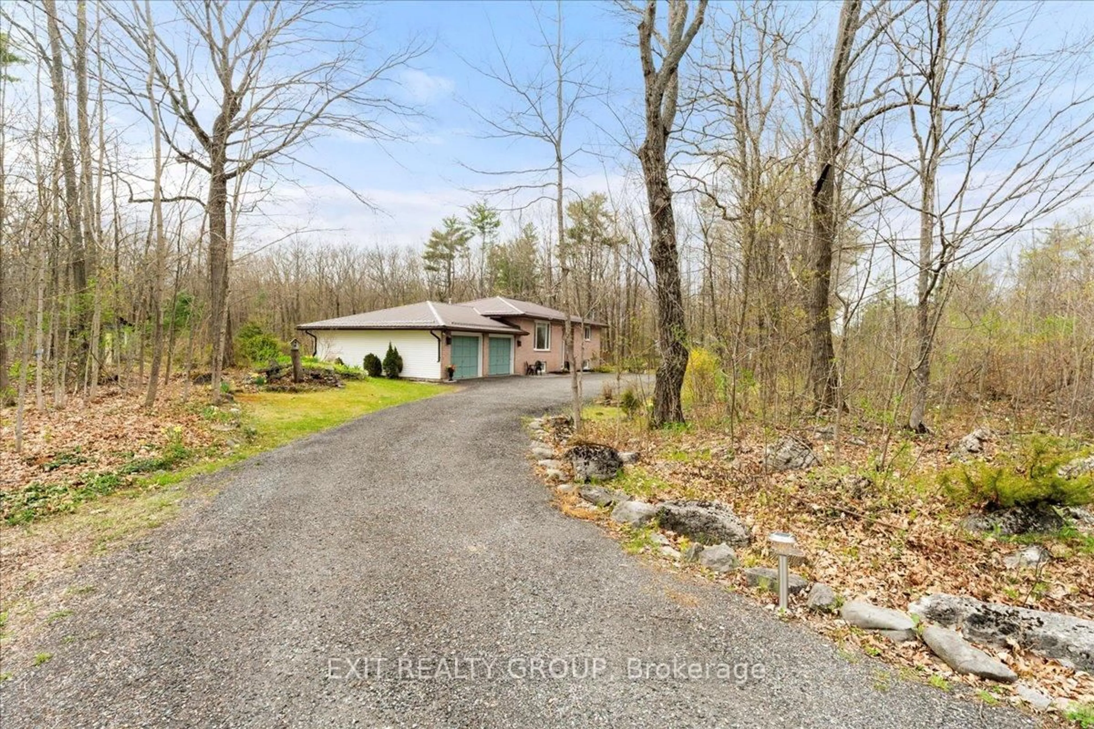 A pic from outside/outdoor area/front of a property/back of a property/a pic from drone, unknown for 139 Marble Point Rd, Limoges Ontario K0K 2M0