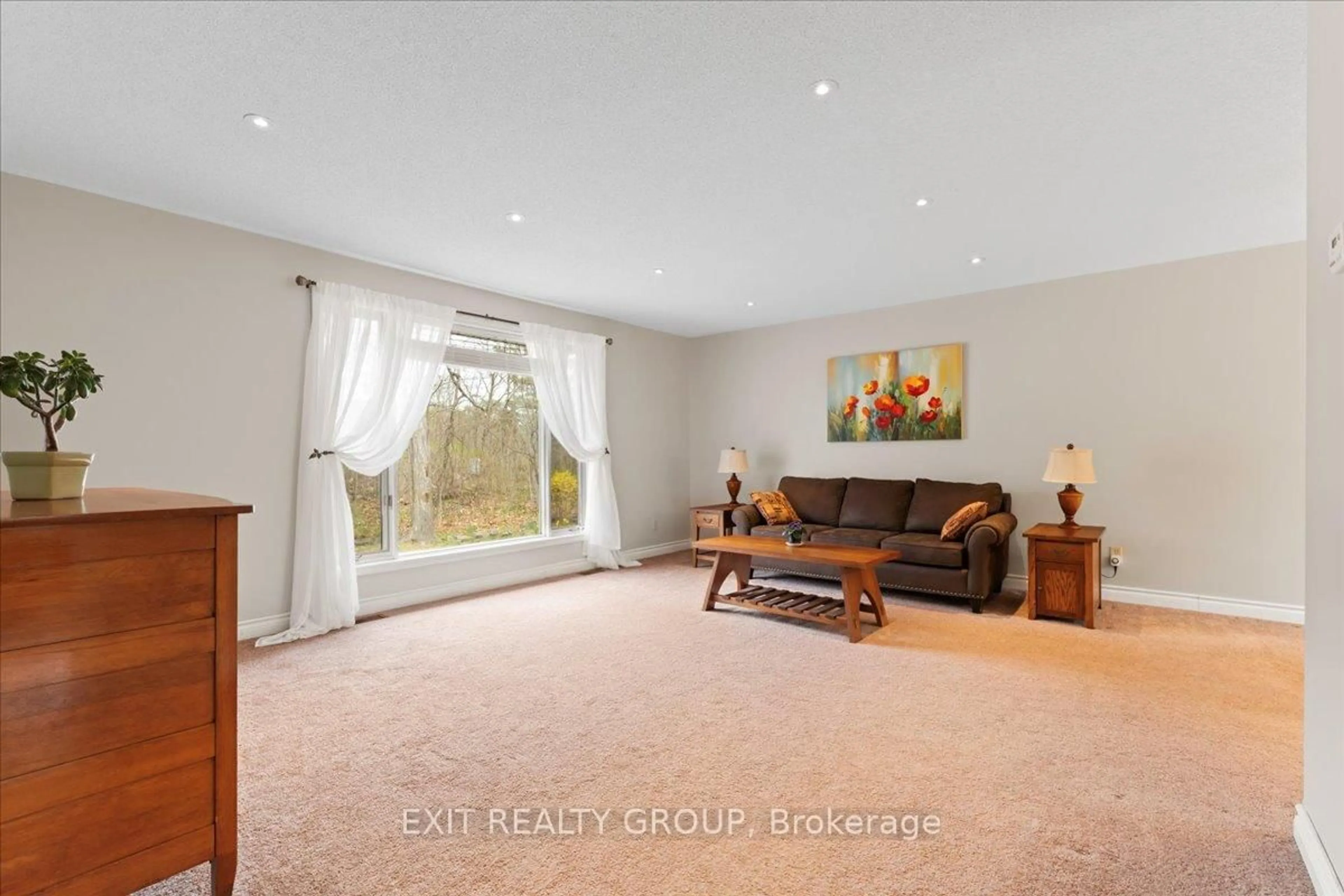 Living room with furniture, unknown for 139 Marble Point Rd, Limoges Ontario K0K 2M0