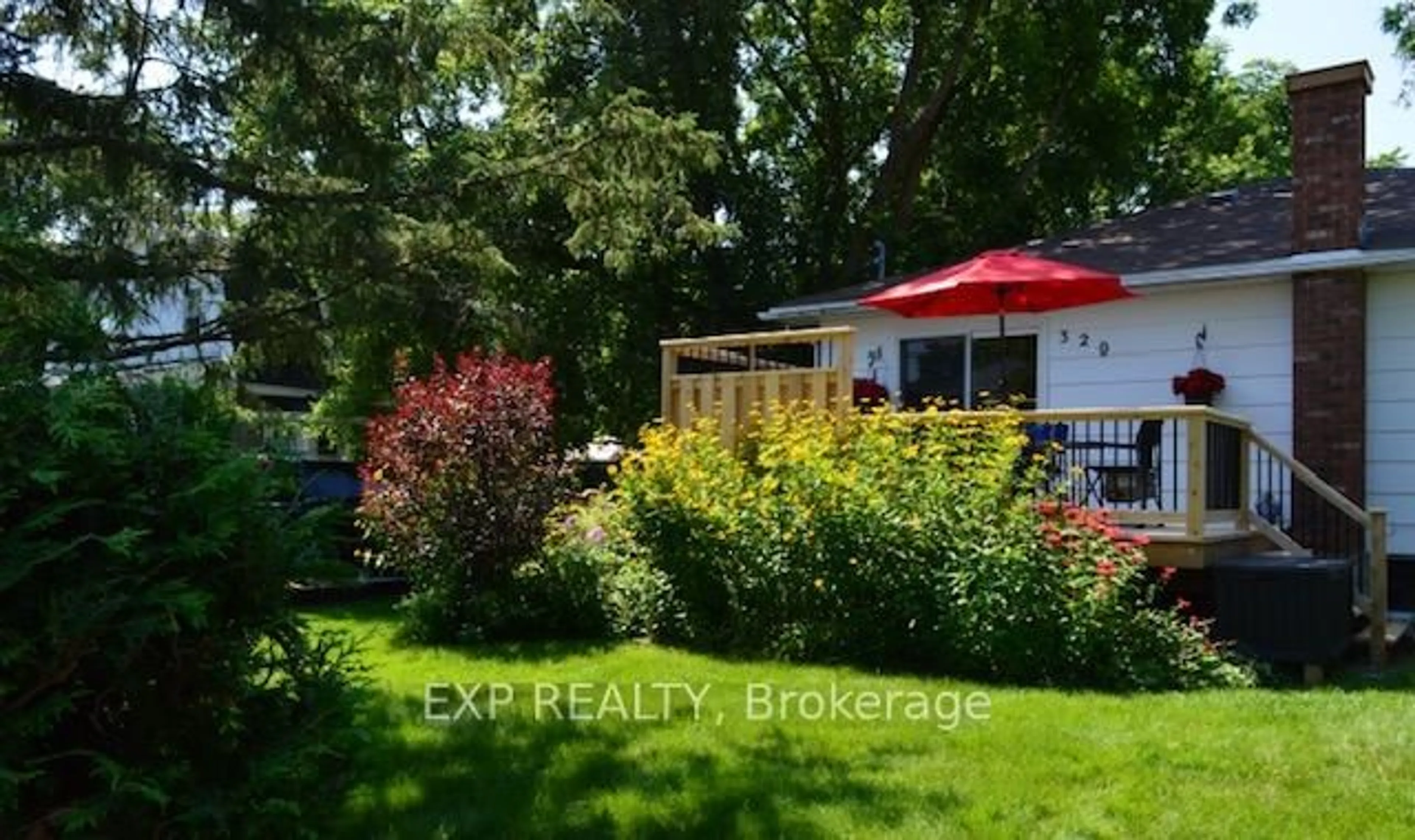 A pic from outside/outdoor area/front of a property/back of a property/a pic from drone, street for 320 Francis St, Renfrew Ontario K7V 4L7