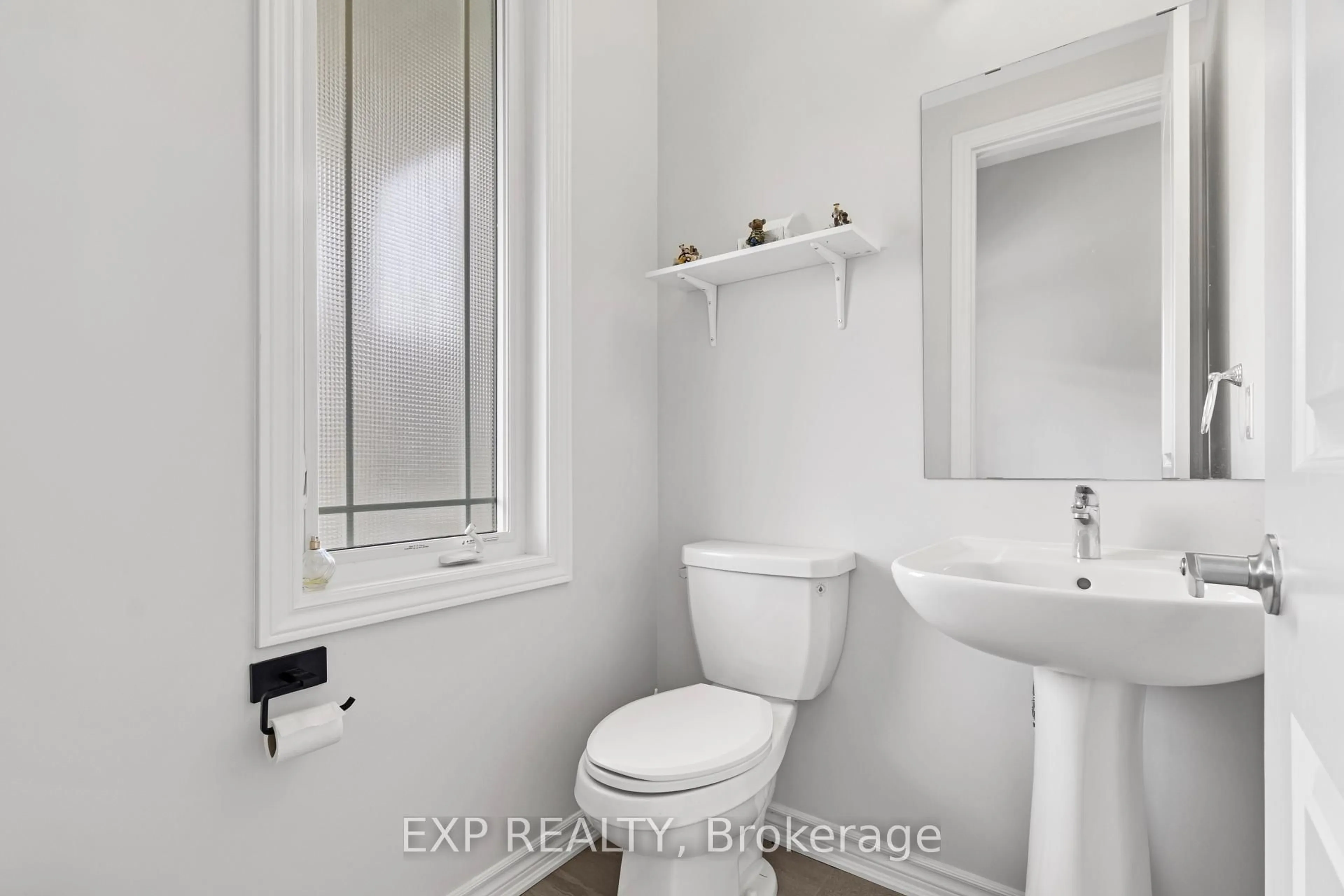 Standard bathroom, ceramic/tile floor for 560 Flagstaff Dr, Ottawa Ontario K2J 6W1