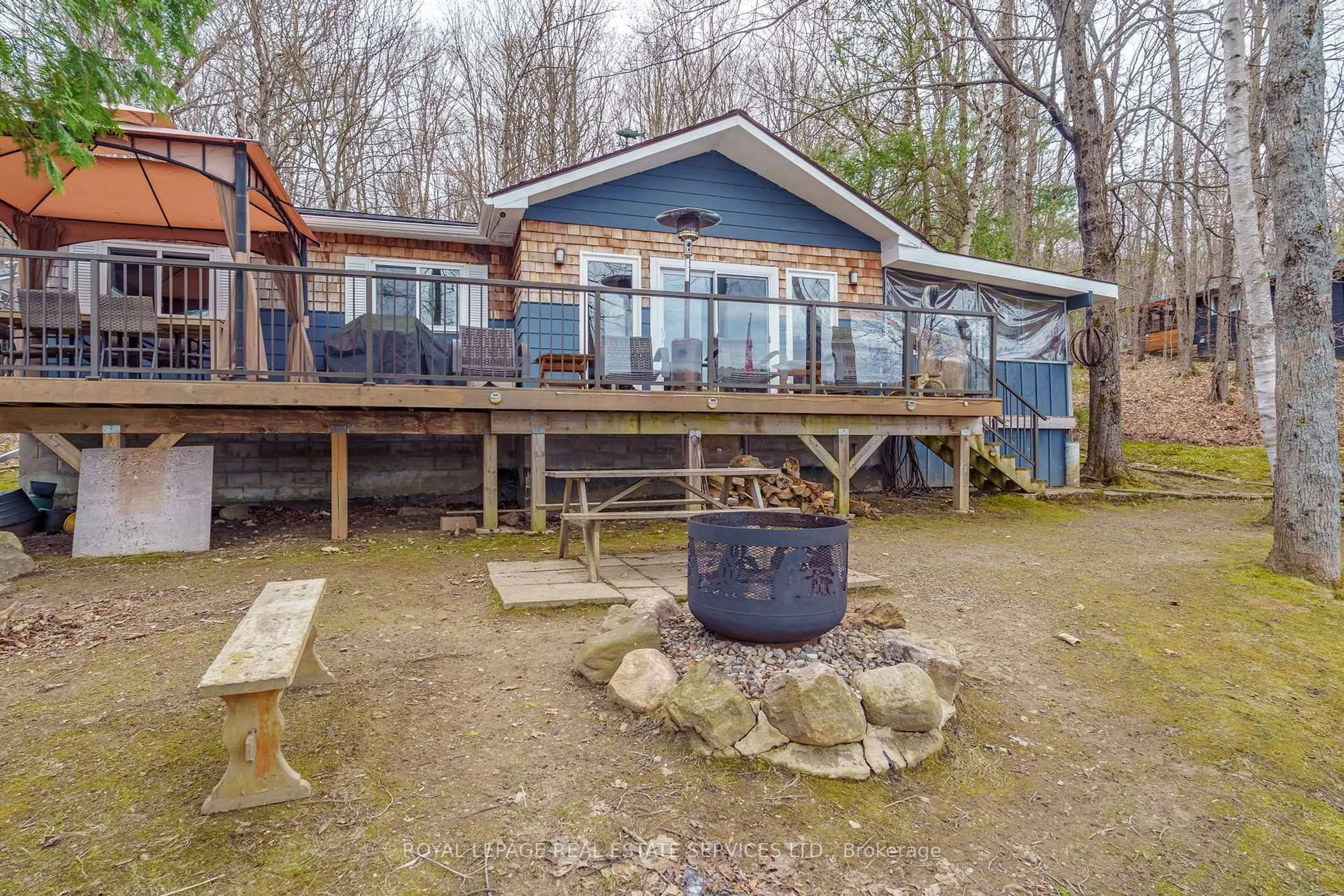 Patio, water/lake/river/ocean view for 1158 Shea Rd #29, Muskoka Lakes Ontario P0B 1M0