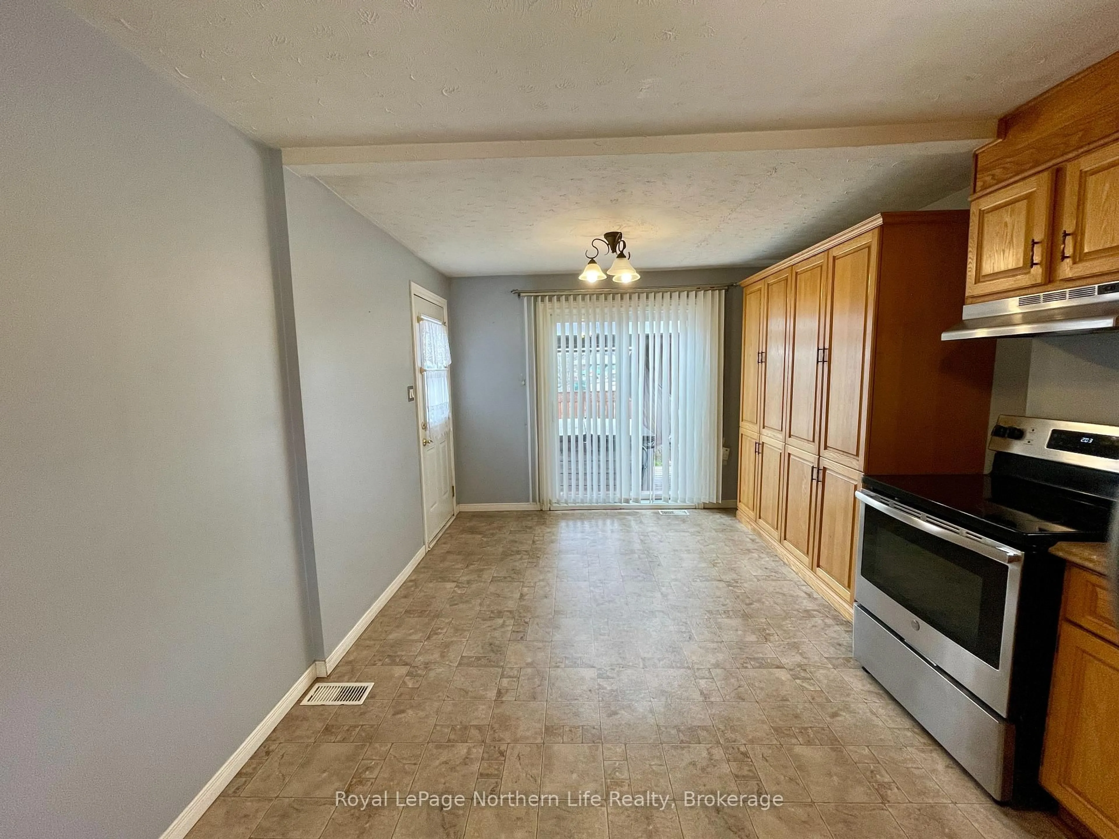 A pic of a room for 1590 Cholette St, North Bay Ontario P1A 0A9