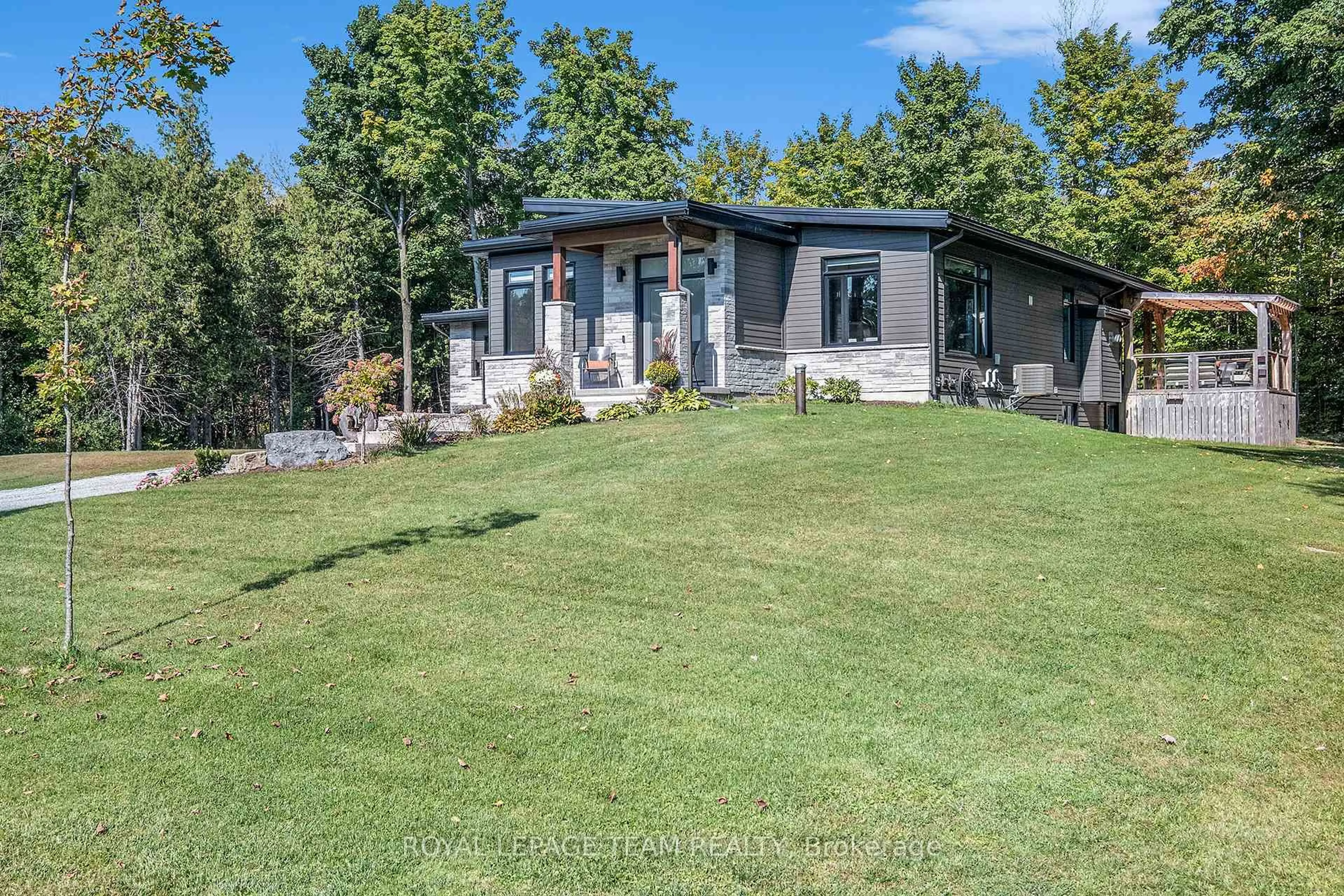 A pic from outside/outdoor area/front of a property/back of a property/a pic from drone, mountain view for 101 BROOKBERRY Cres, North Grenville Ontario K0G 1J0