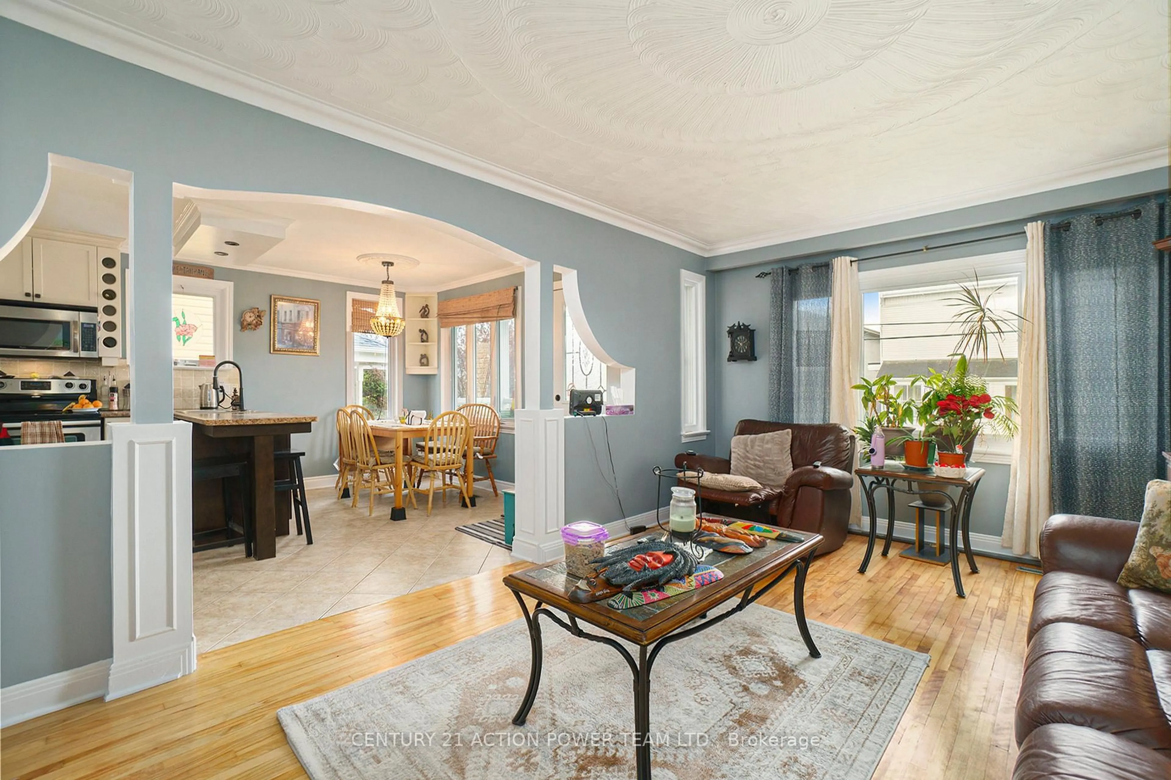 Living room with furniture, unknown for 1055 Notre Dame St, Russell Ontario K0A 1W0