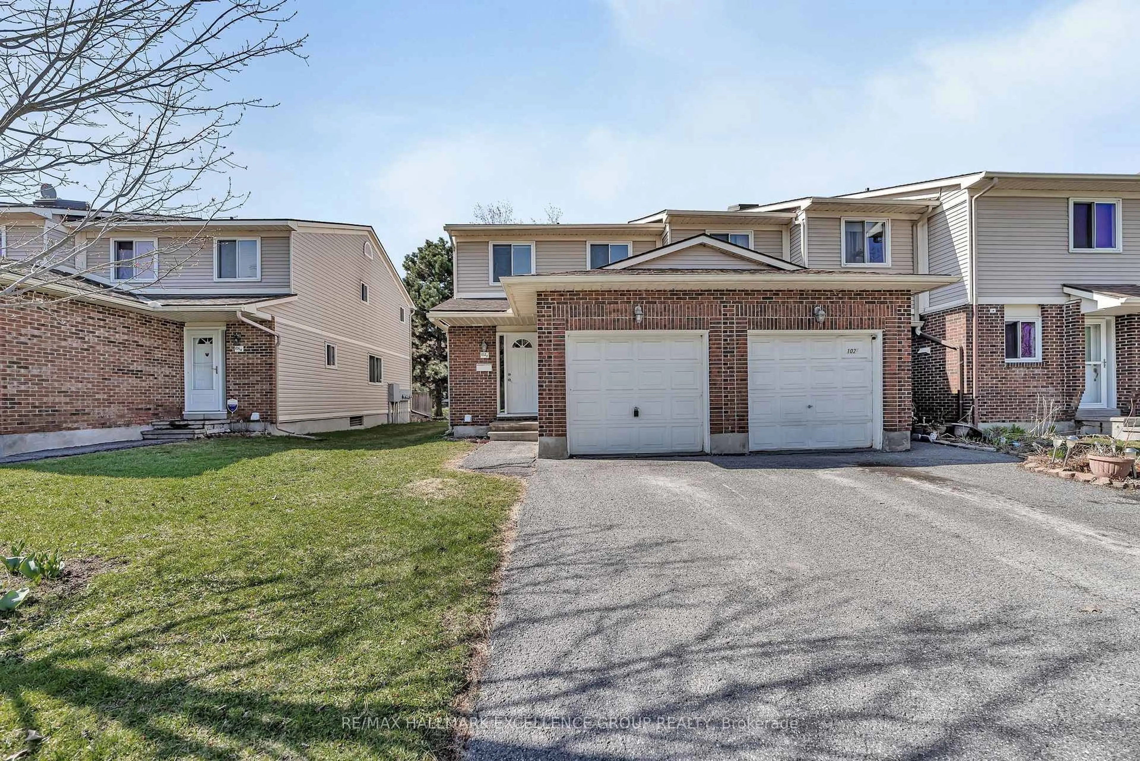 Unknown for 102F Valley Stream Dr, Ottawa Ontario K2H 9E1