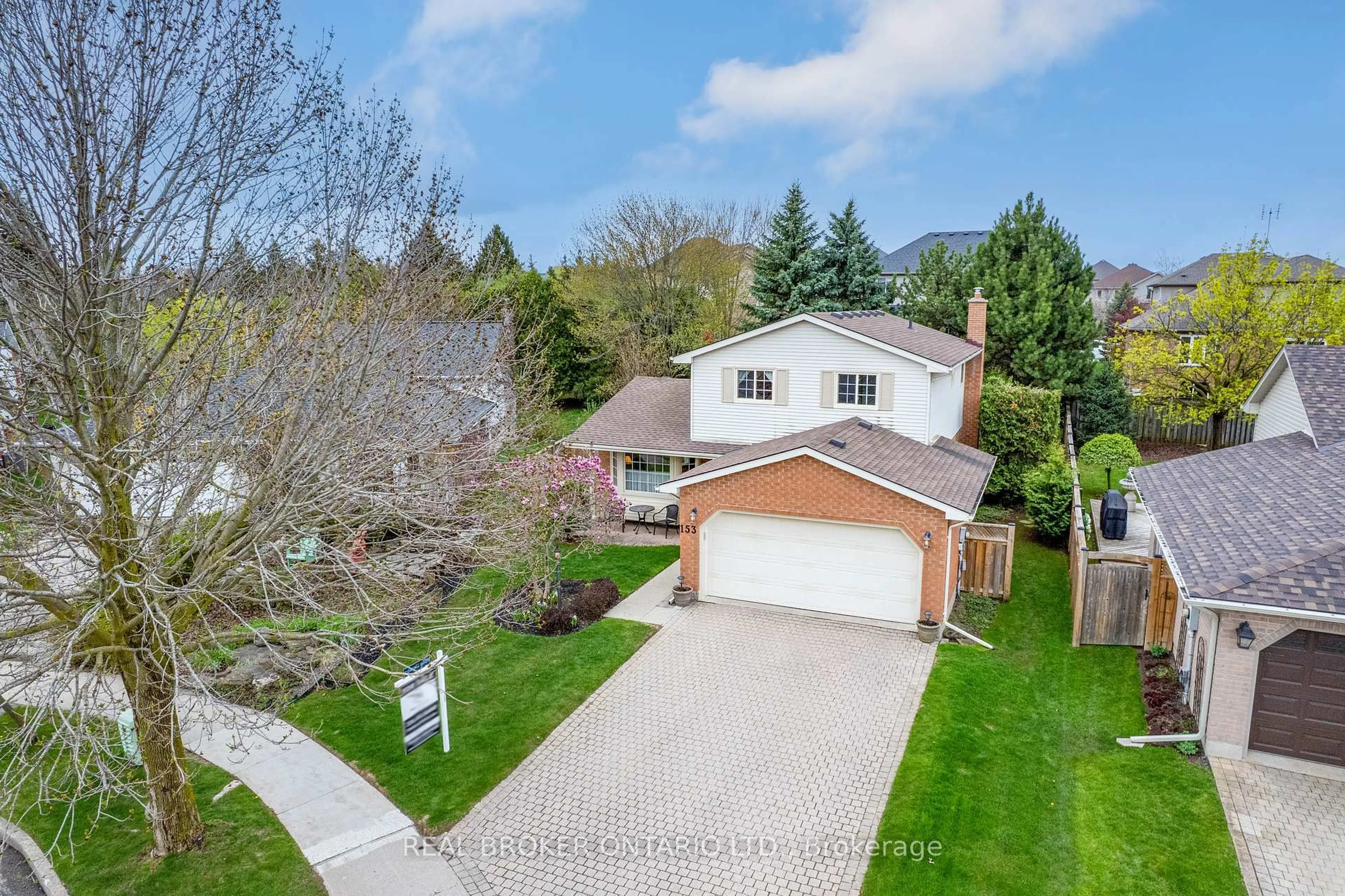 A pic from outside/outdoor area/front of a property/back of a property/a pic from drone, mountain view for 153 Thornberry Lane, Waterloo Ontario N2T 2C8