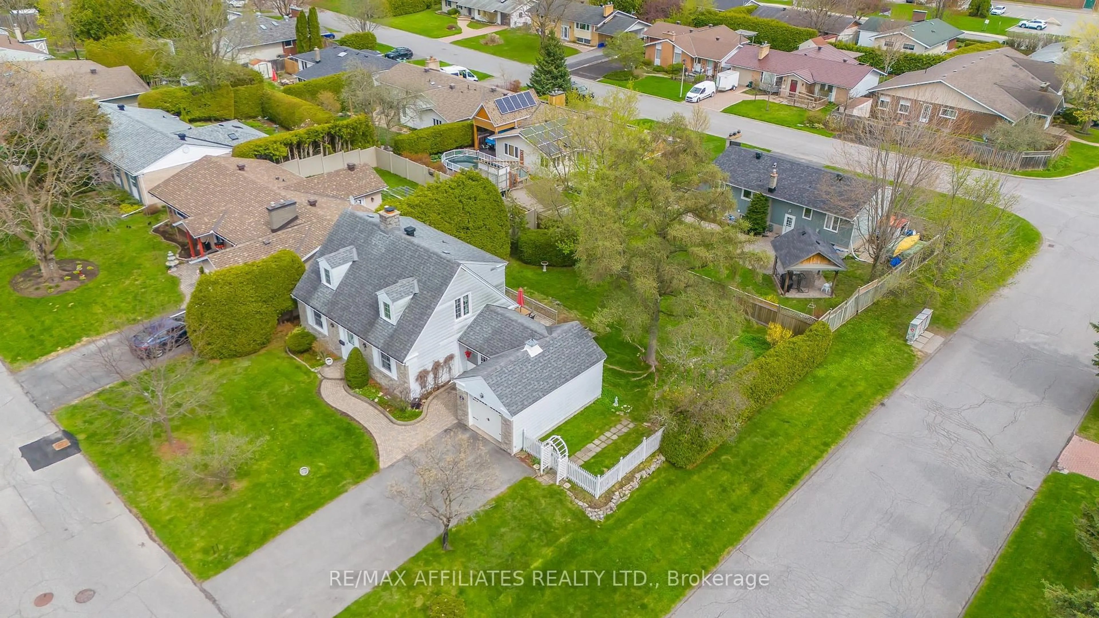 A pic from outside/outdoor area/front of a property/back of a property/a pic from drone, street for 188 Banning Rd, Kanata Ontario K2L 1C4